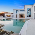 STUNNING 4 BEDROOM VILLA WITH SEAVIEW AND POOL FOR SALE IN LAGOS