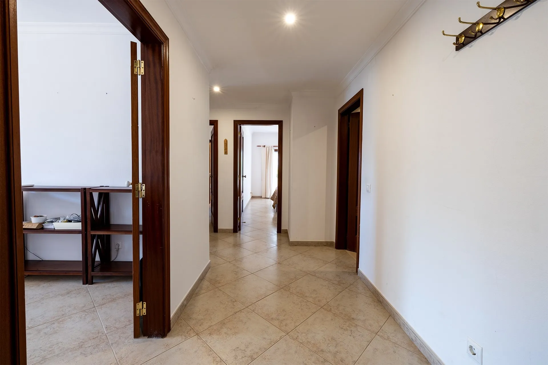 BEAUTIFUL 2 BED 2 BATH APARTMENT WITH PRIVATE PARKING IN LAGOS 13