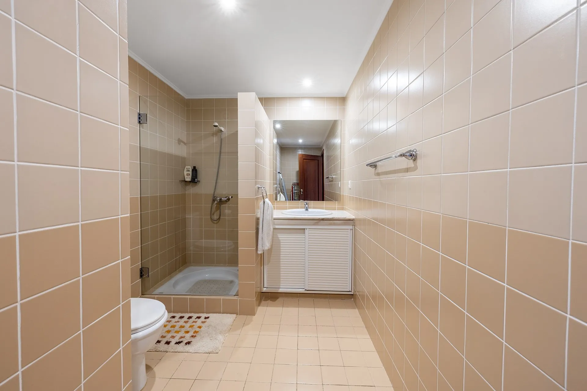 BEAUTIFUL 2 BED 2 BATH APARTMENT WITH PRIVATE PARKING IN LAGOS 18