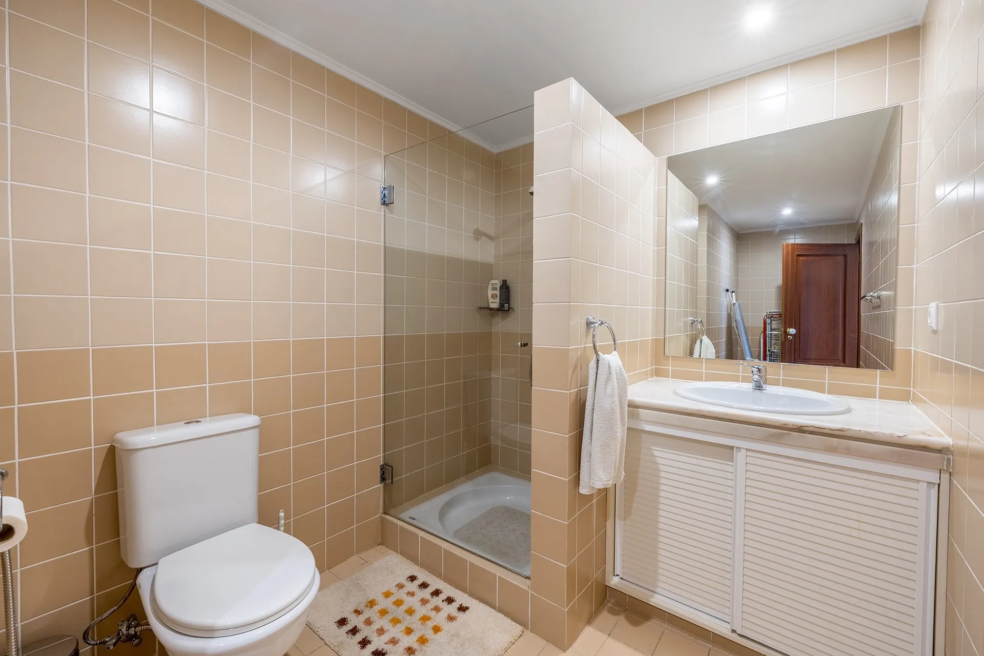 BEAUTIFUL 2 BED 2 BATH APARTMENT WITH PRIVATE PARKING IN LAGOS 19