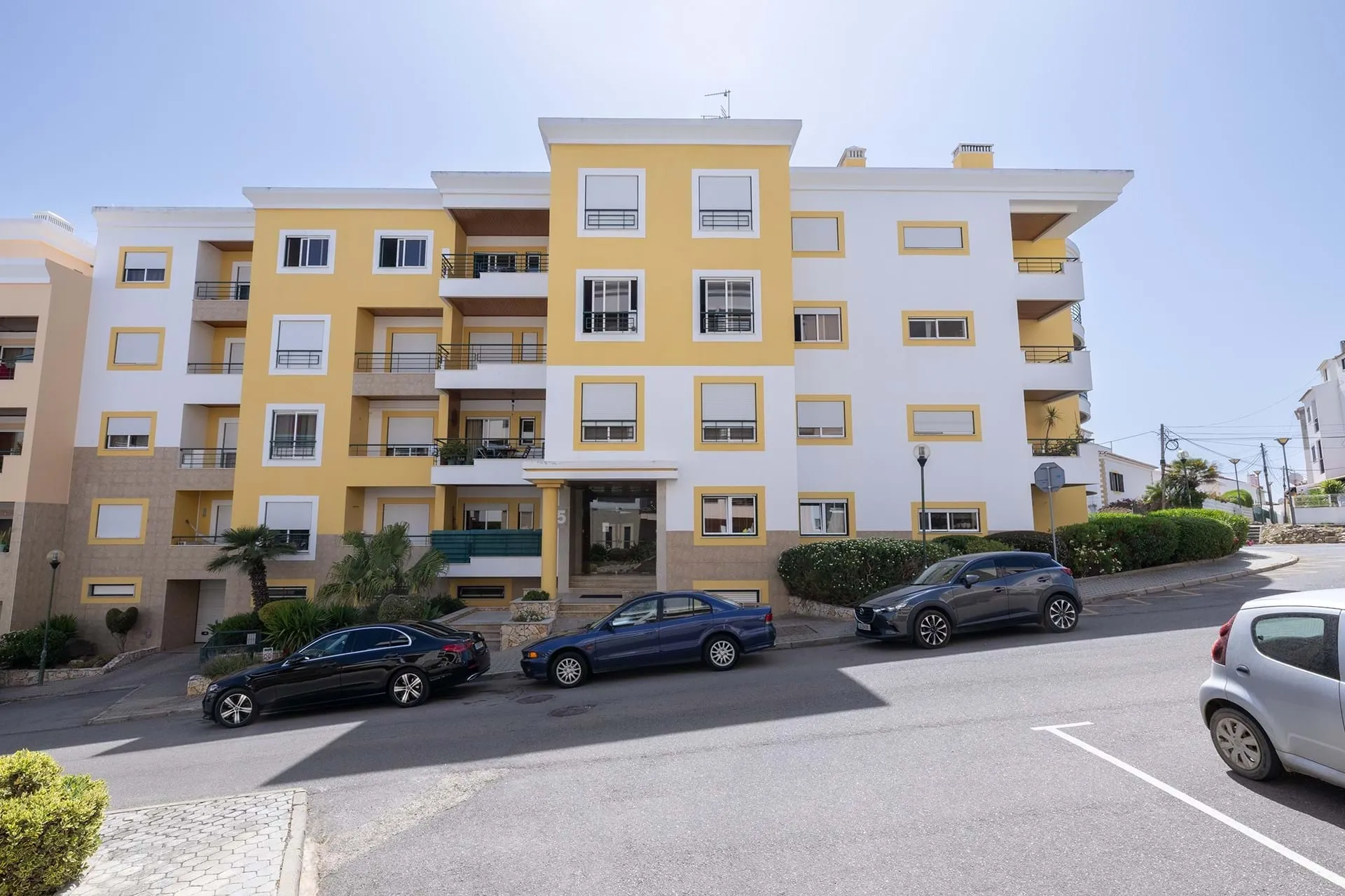 BEAUTIFUL 2 BED 2 BATH APARTMENT WITH PRIVATE PARKING IN LAGOS 27