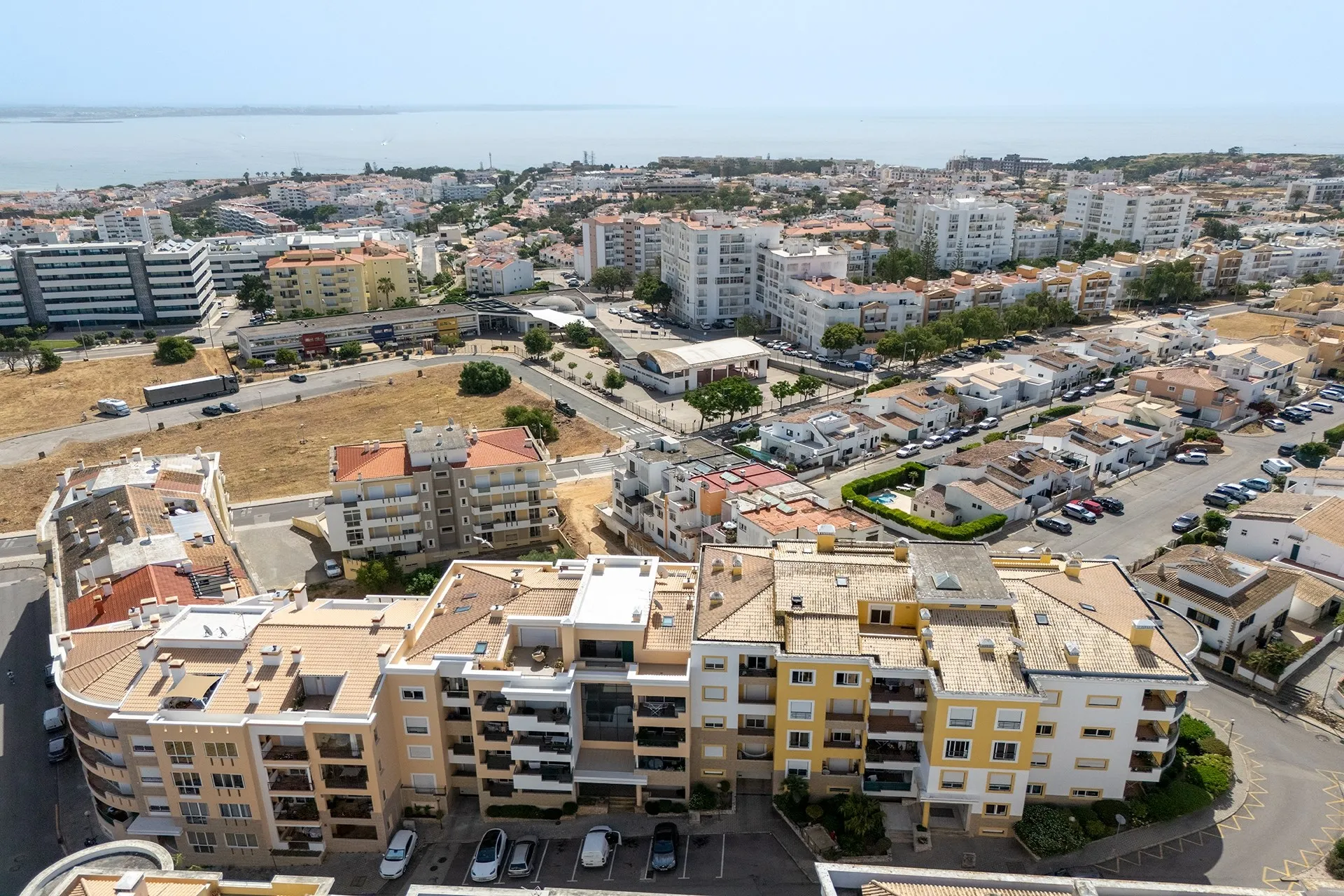 BEAUTIFUL 2 BED 2 BATH APARTMENT WITH PRIVATE PARKING IN LAGOS 28