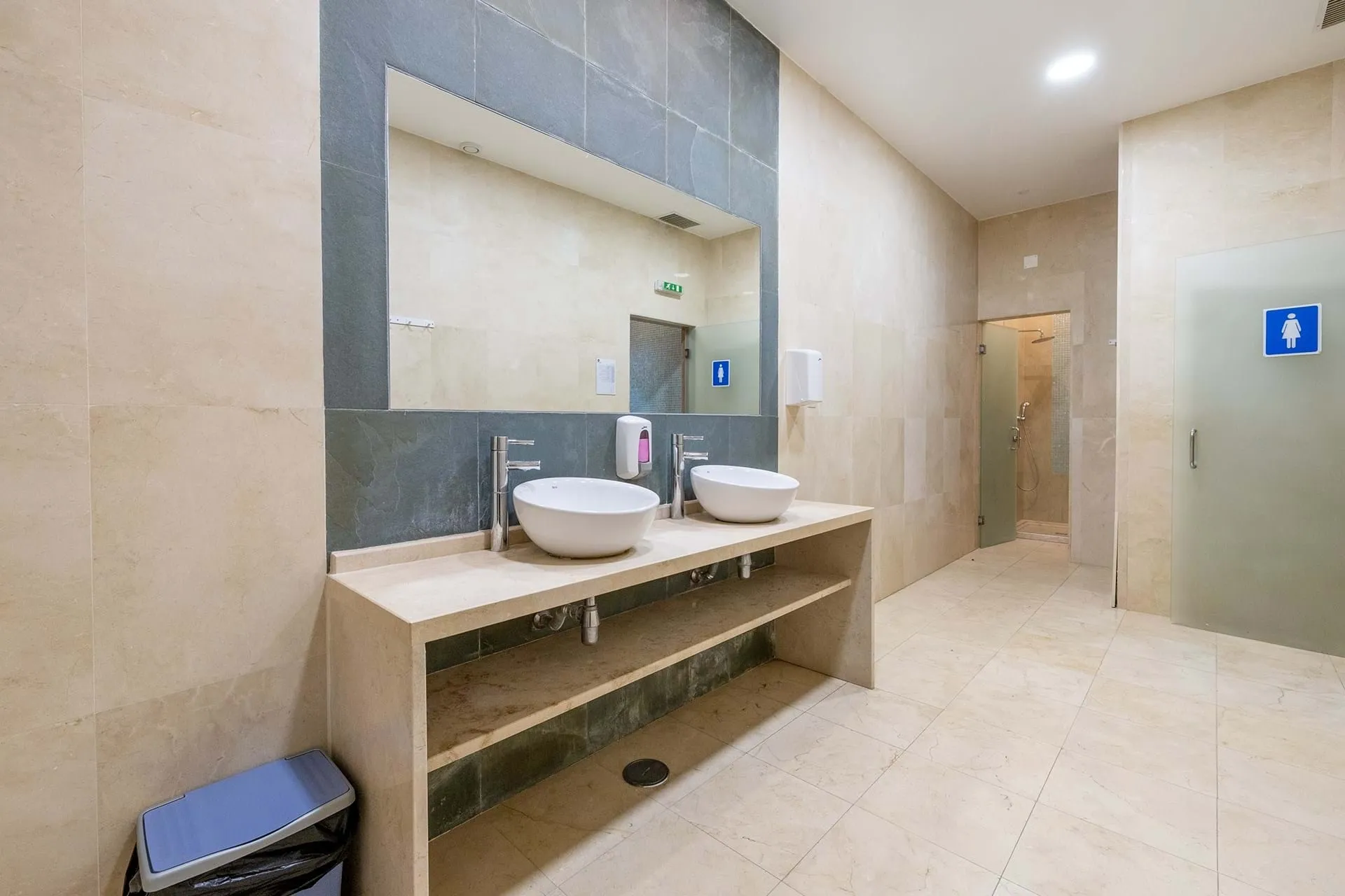 FANTASTIC 2 BEDROOM APARTMENT WITH SEA VIEW IN LAGOS 31