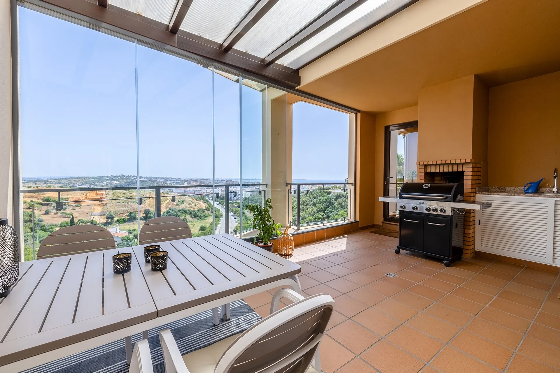 FANTASTIC 2 BEDROOM APARTMENT WITH SEA VIEW IN LAGOS 4