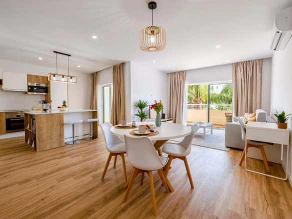 Image of a prestigious apartment with sea view in Porto Do Mos beach in Lagos
