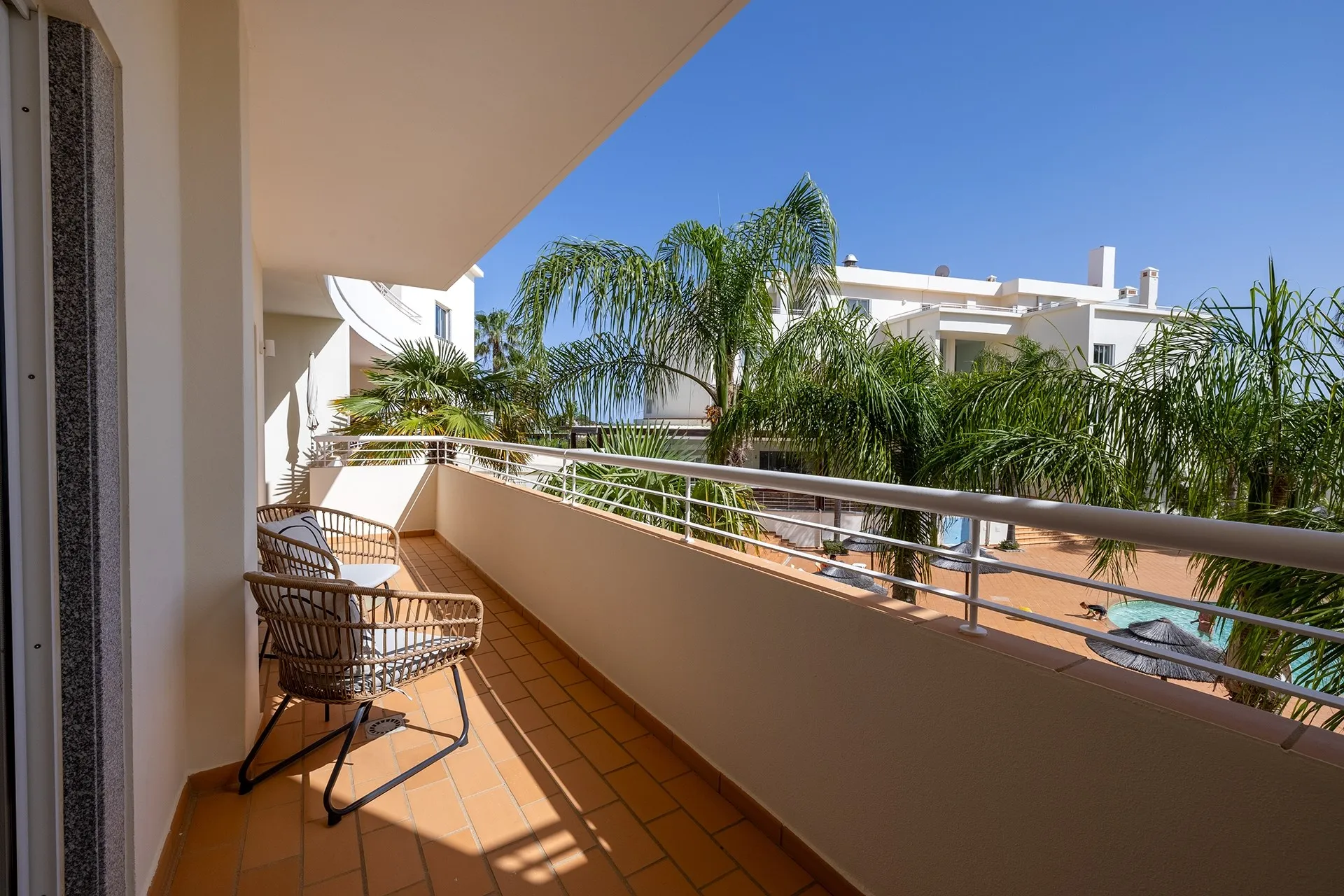 PRESTIGIOUS ONE BEDROOM APARTEMENT WITH SEA VIEW RIGHT IN FRONT OF PORTO DO MOS BEACH IN LAGOS 18
