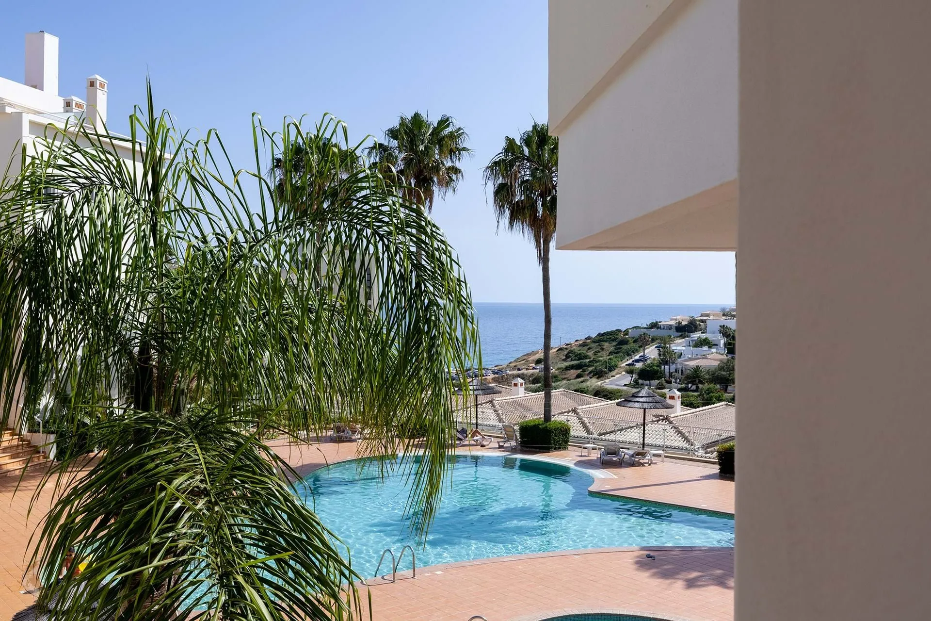 PRESTIGIOUS ONE BEDROOM APARTEMENT WITH SEA VIEW RIGHT IN FRONT OF PORTO DO MOS BEACH IN LAGOS 19
