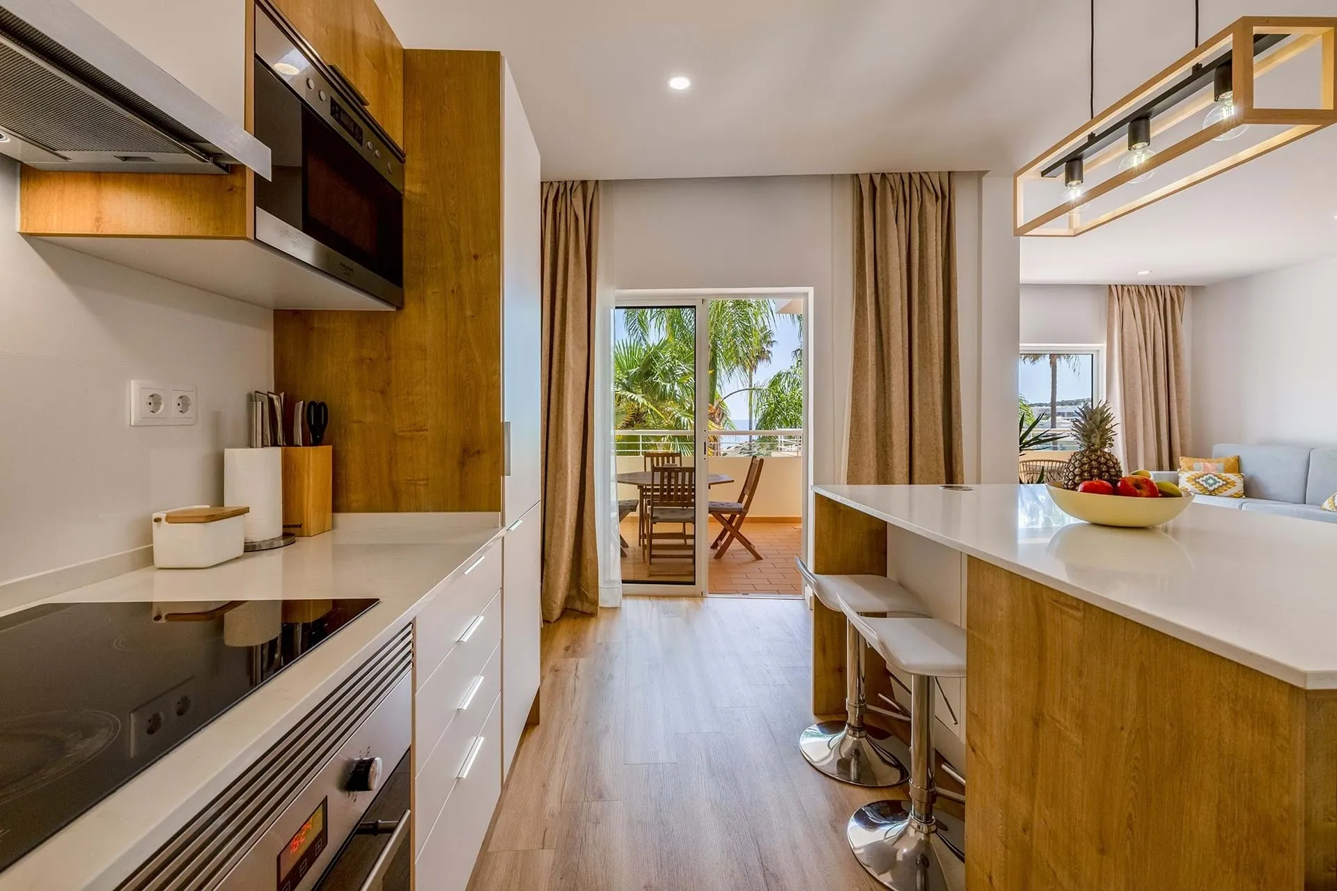 PRESTIGIOUS ONE BEDROOM APARTEMENT WITH SEA VIEW RIGHT IN FRONT OF PORTO DO MOS BEACH IN LAGOS 7
