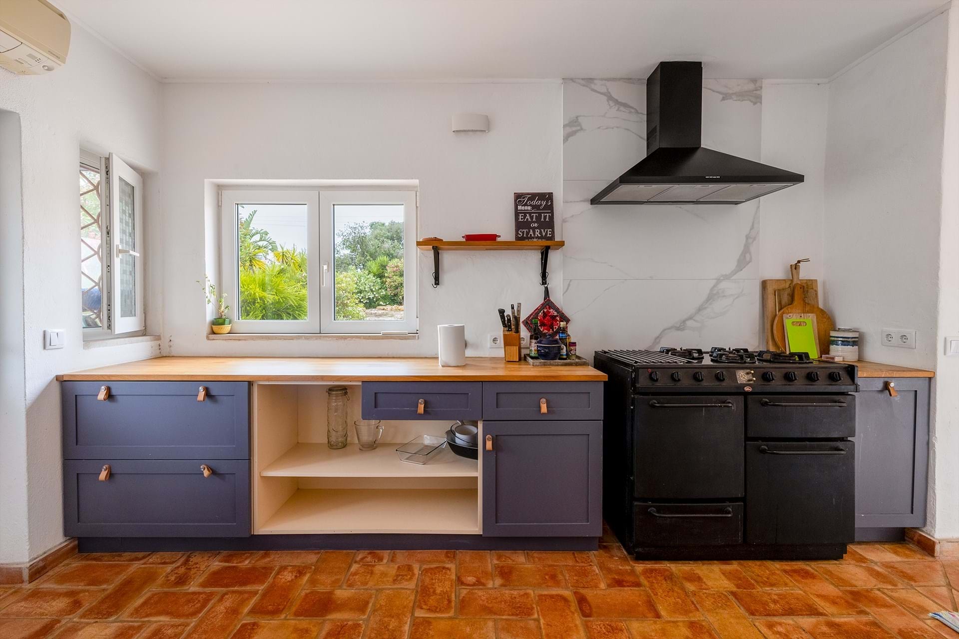 SPACIOUS CHARACTER PROPERTY WITH POOL AND ROOF TERRACE ESPICHE 10
