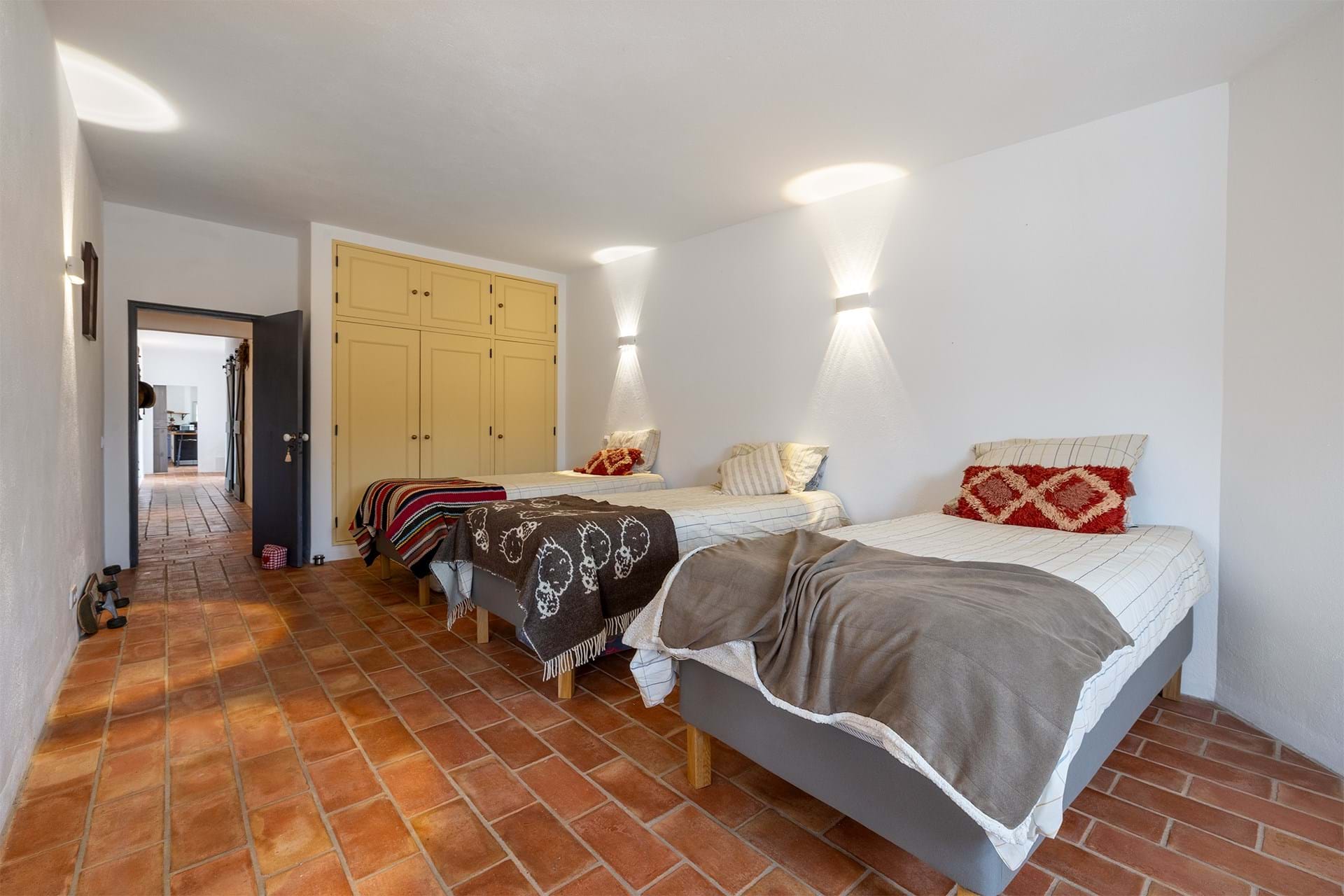 SPACIOUS CHARACTER PROPERTY WITH POOL AND ROOF TERRACE ESPICHE 20