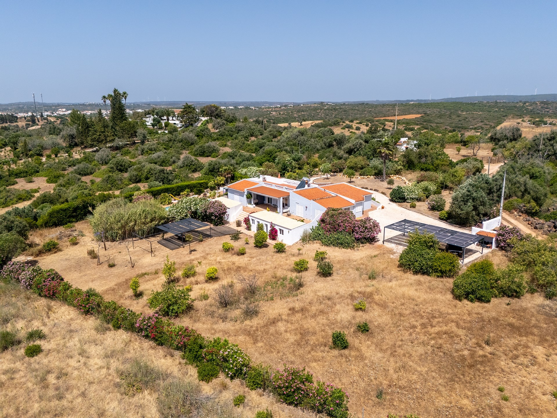 SPACIOUS CHARACTER PROPERTY WITH POOL AND ROOF TERRACE ESPICHE 32