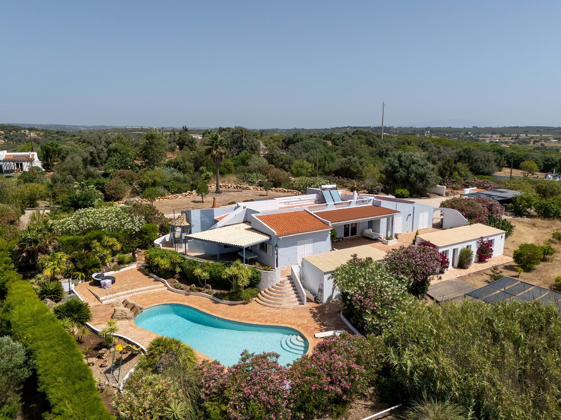 SPACIOUS CHARACTER PROPERTY WITH POOL AND ROOF TERRACE ESPICHE 4