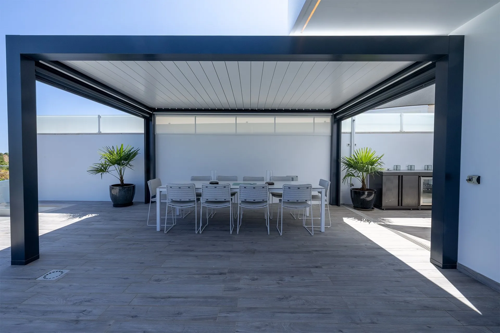 EXCEPTIONAL CONTEMPORARY 4-BEDROOM VILLA WITH INFINITY POOL IN VALE DA LAMA – LAGOS 19