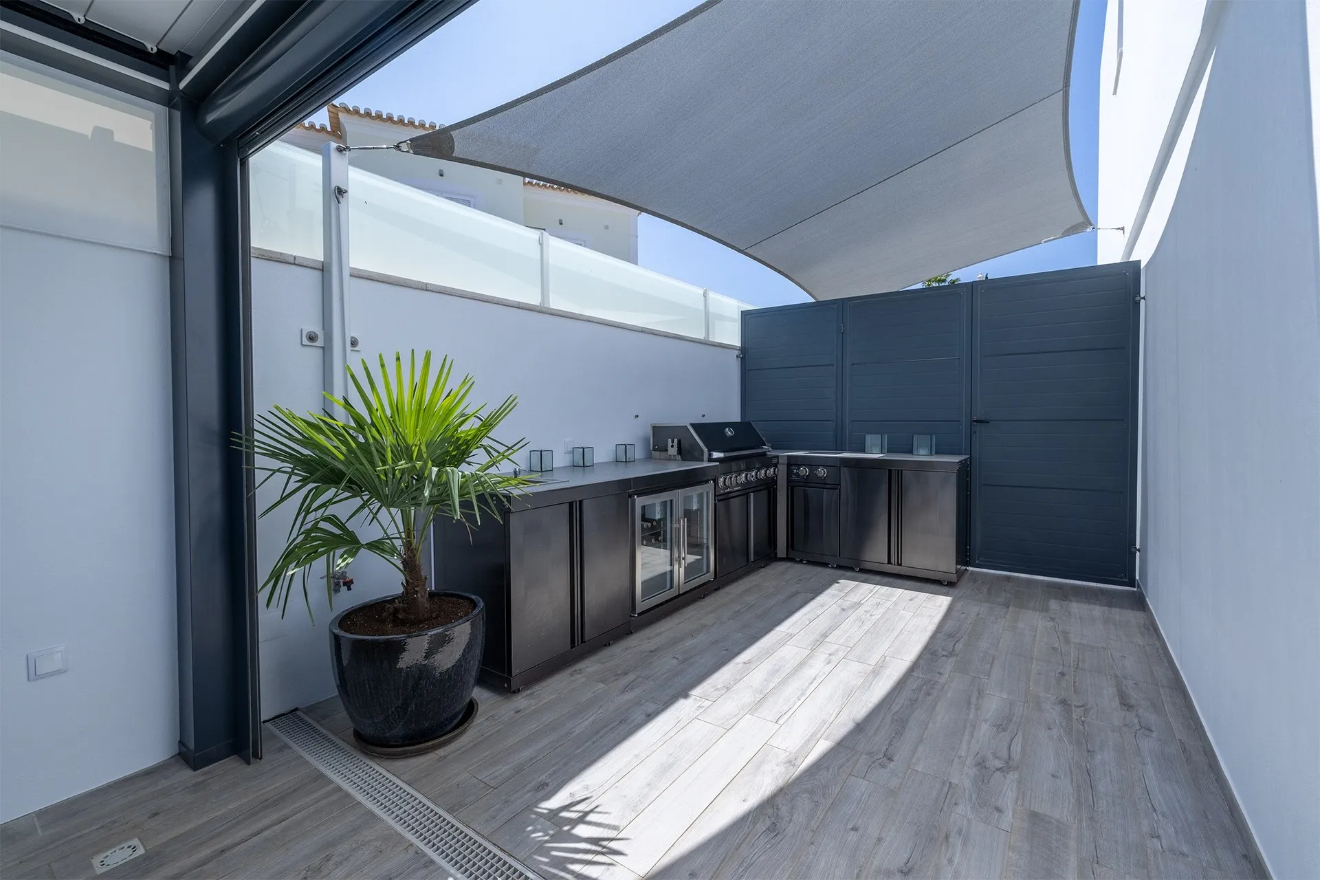 EXCEPTIONAL CONTEMPORARY 4-BEDROOM VILLA WITH INFINITY POOL IN VALE DA LAMA – LAGOS 20