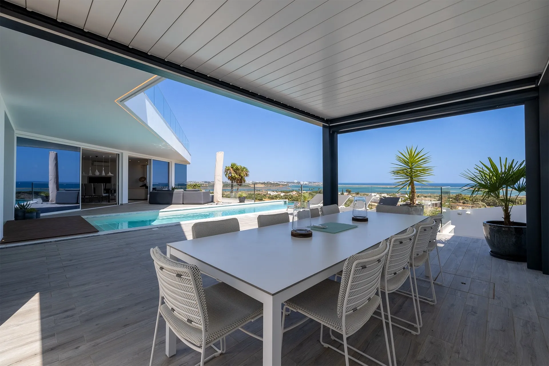 EXCEPTIONAL CONTEMPORARY 4-BEDROOM VILLA WITH INFINITY POOL IN VALE DA LAMA – LAGOS 3