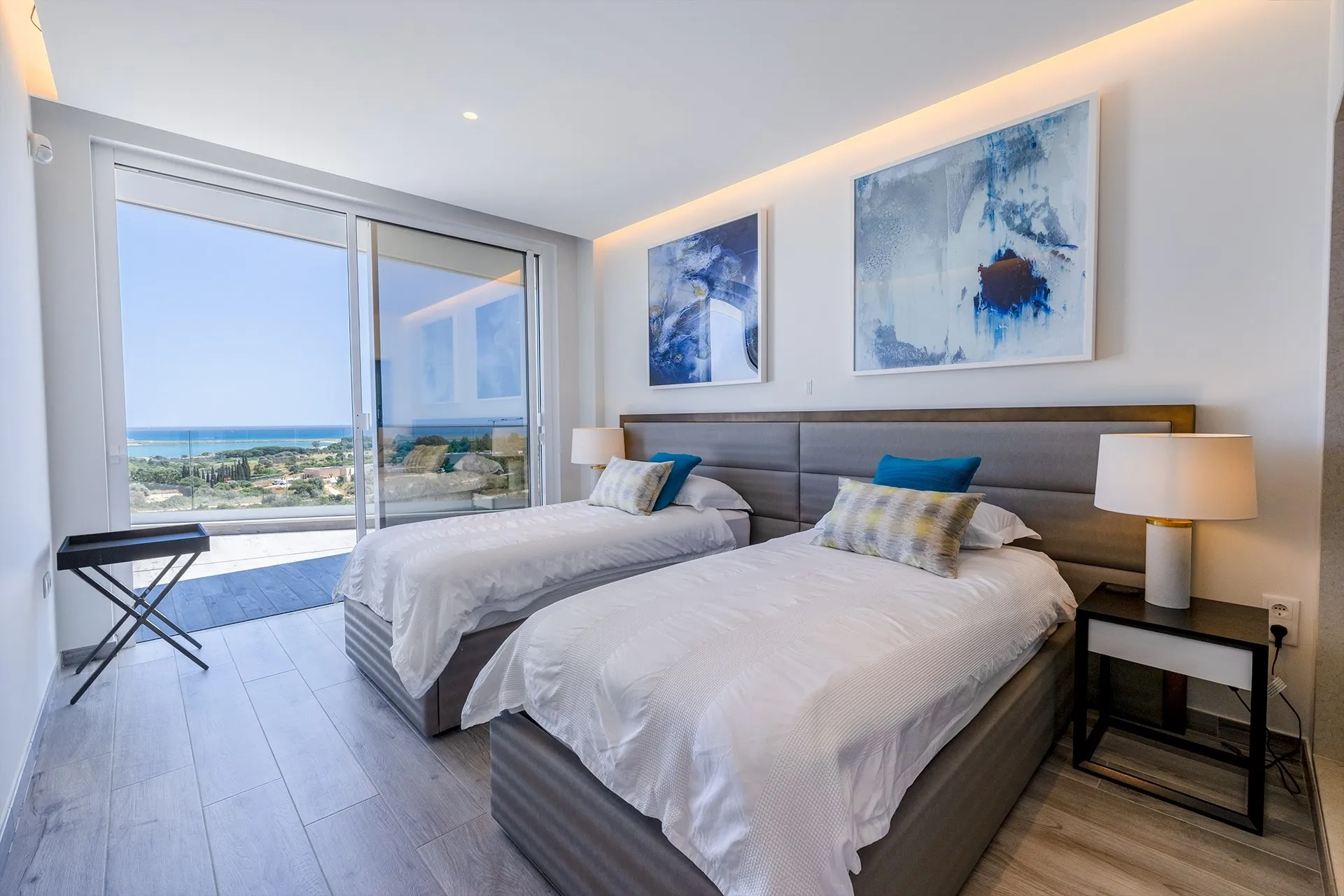 EXCEPTIONAL CONTEMPORARY 4-BEDROOM VILLA WITH INFINITY POOL IN VALE DA LAMA – LAGOS 35