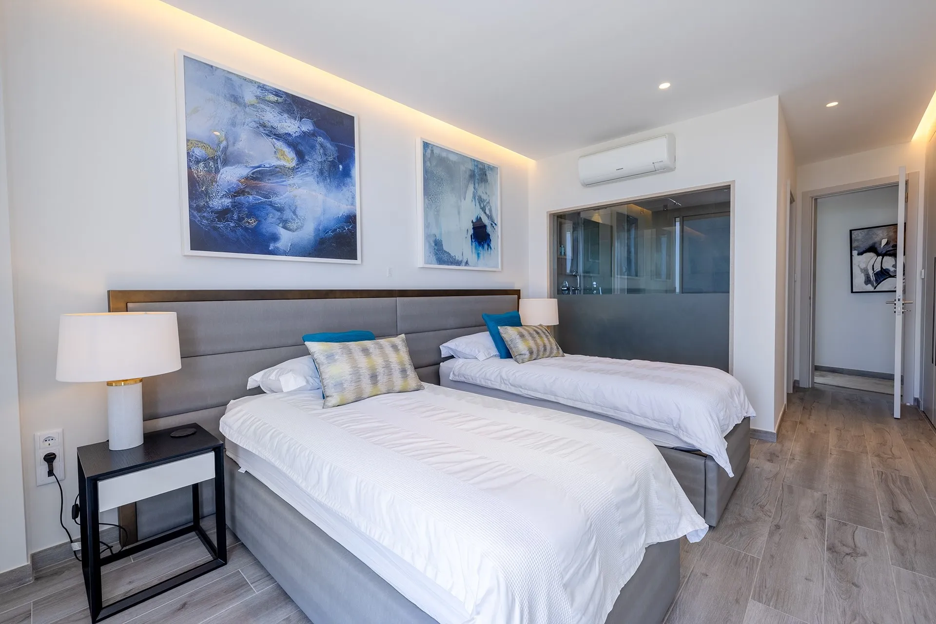 EXCEPTIONAL CONTEMPORARY 4-BEDROOM VILLA WITH INFINITY POOL IN VALE DA LAMA – LAGOS 38
