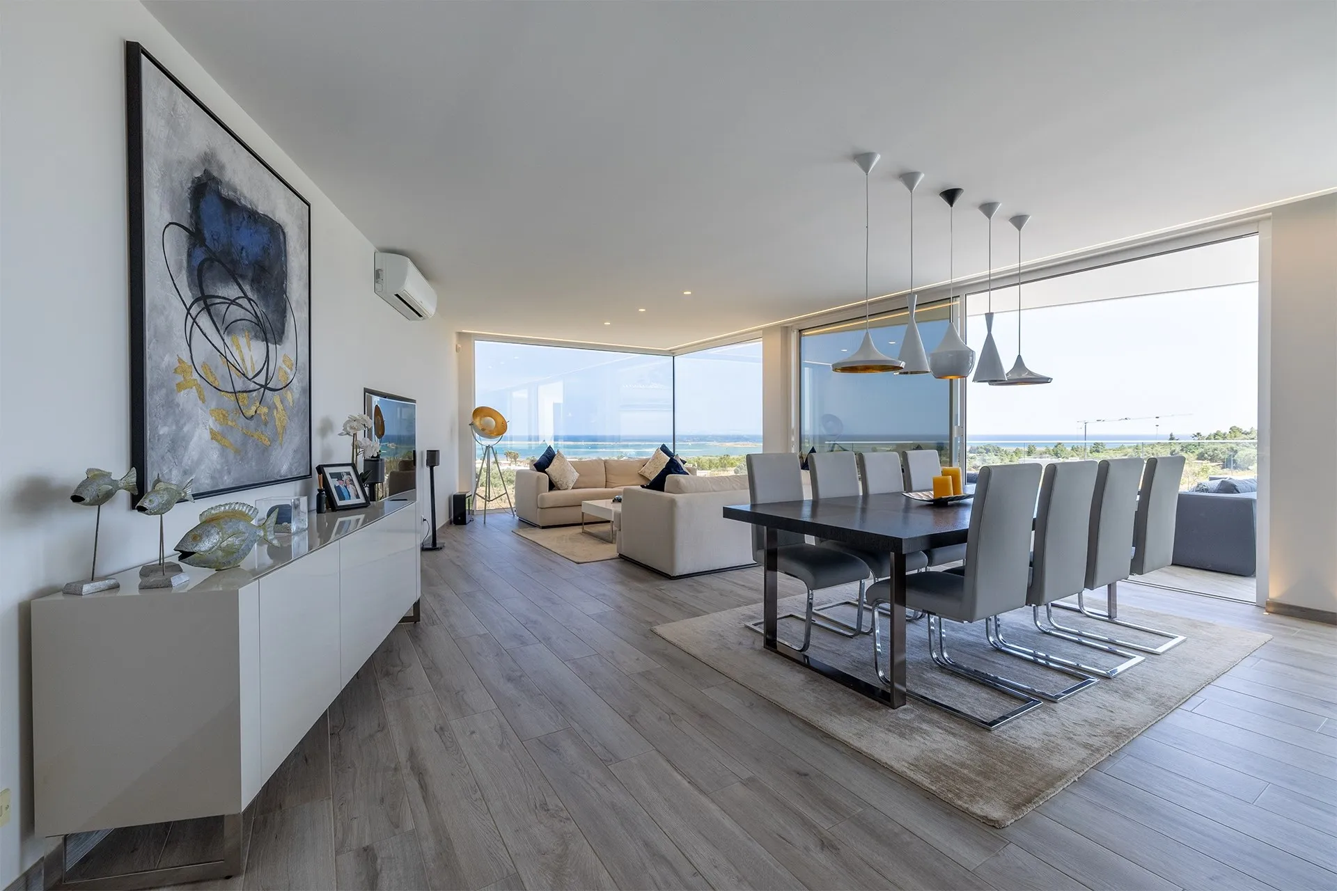 EXCEPTIONAL CONTEMPORARY 4-BEDROOM VILLA WITH INFINITY POOL IN VALE DA LAMA – LAGOS 5
