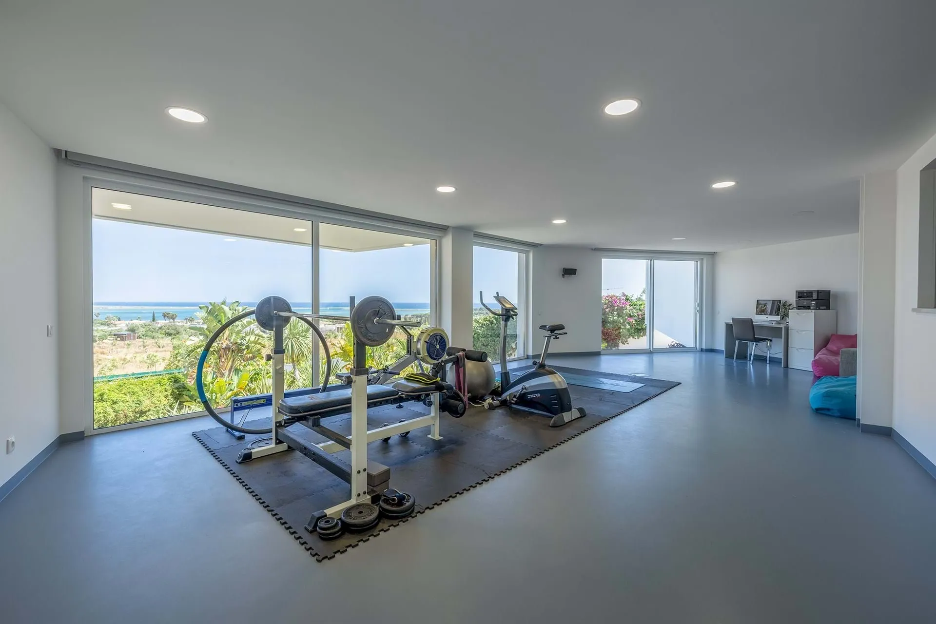 EXCEPTIONAL CONTEMPORARY 4-BEDROOM VILLA WITH INFINITY POOL IN VALE DA LAMA – LAGOS 50