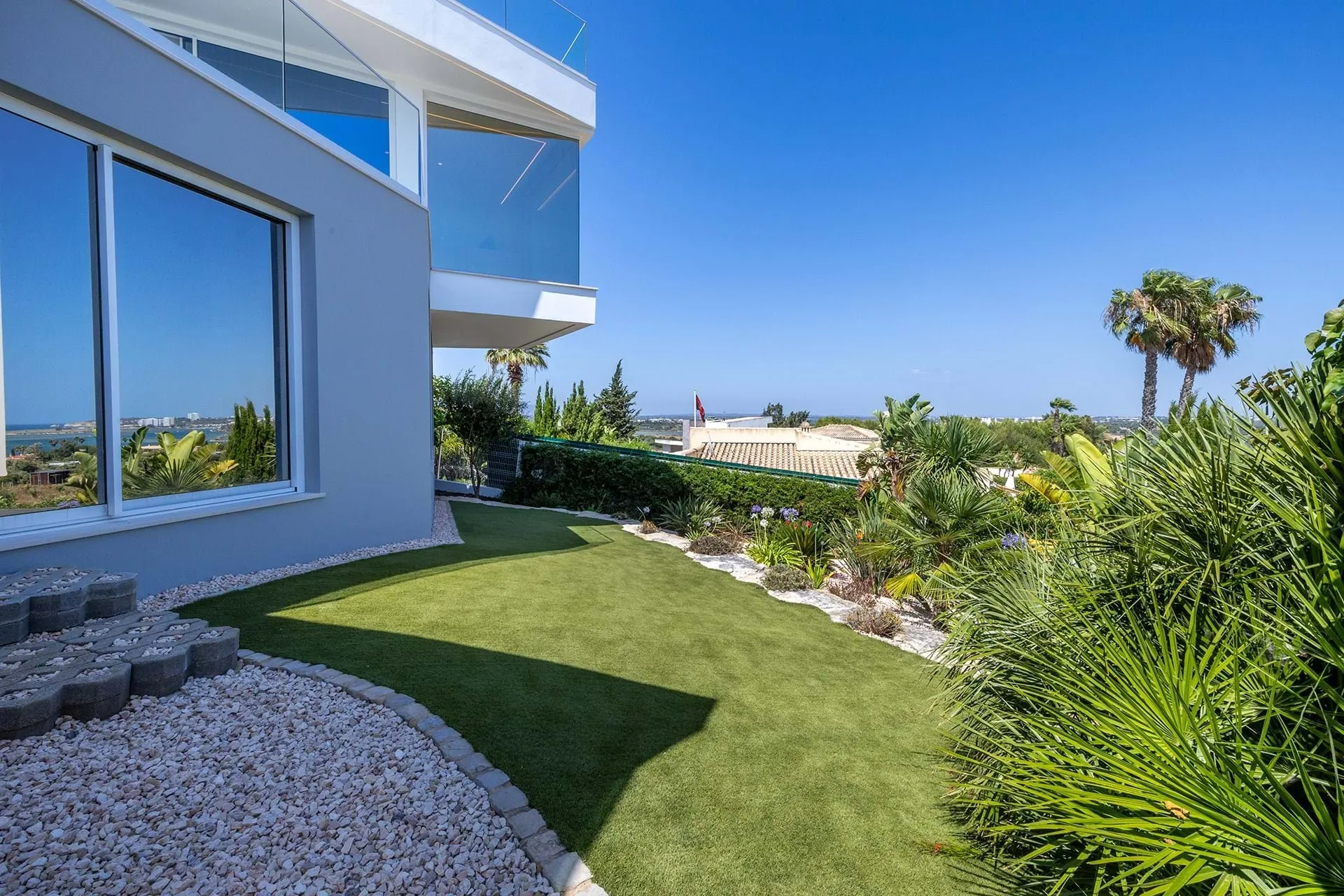 EXCEPTIONAL CONTEMPORARY 4-BEDROOM VILLA WITH INFINITY POOL IN VALE DA LAMA – LAGOS 52