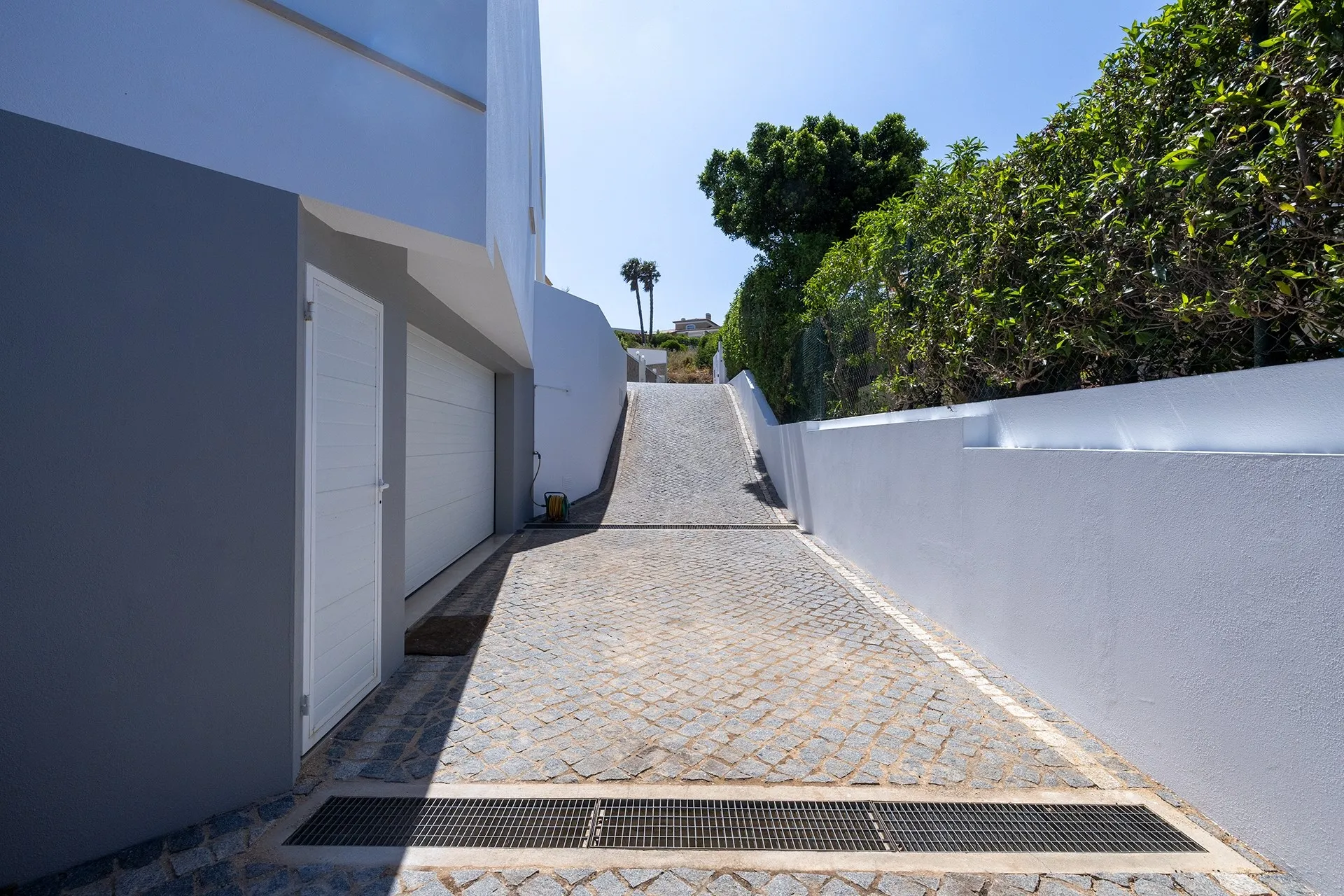 EXCEPTIONAL CONTEMPORARY 4-BEDROOM VILLA WITH INFINITY POOL IN VALE DA LAMA – LAGOS 53
