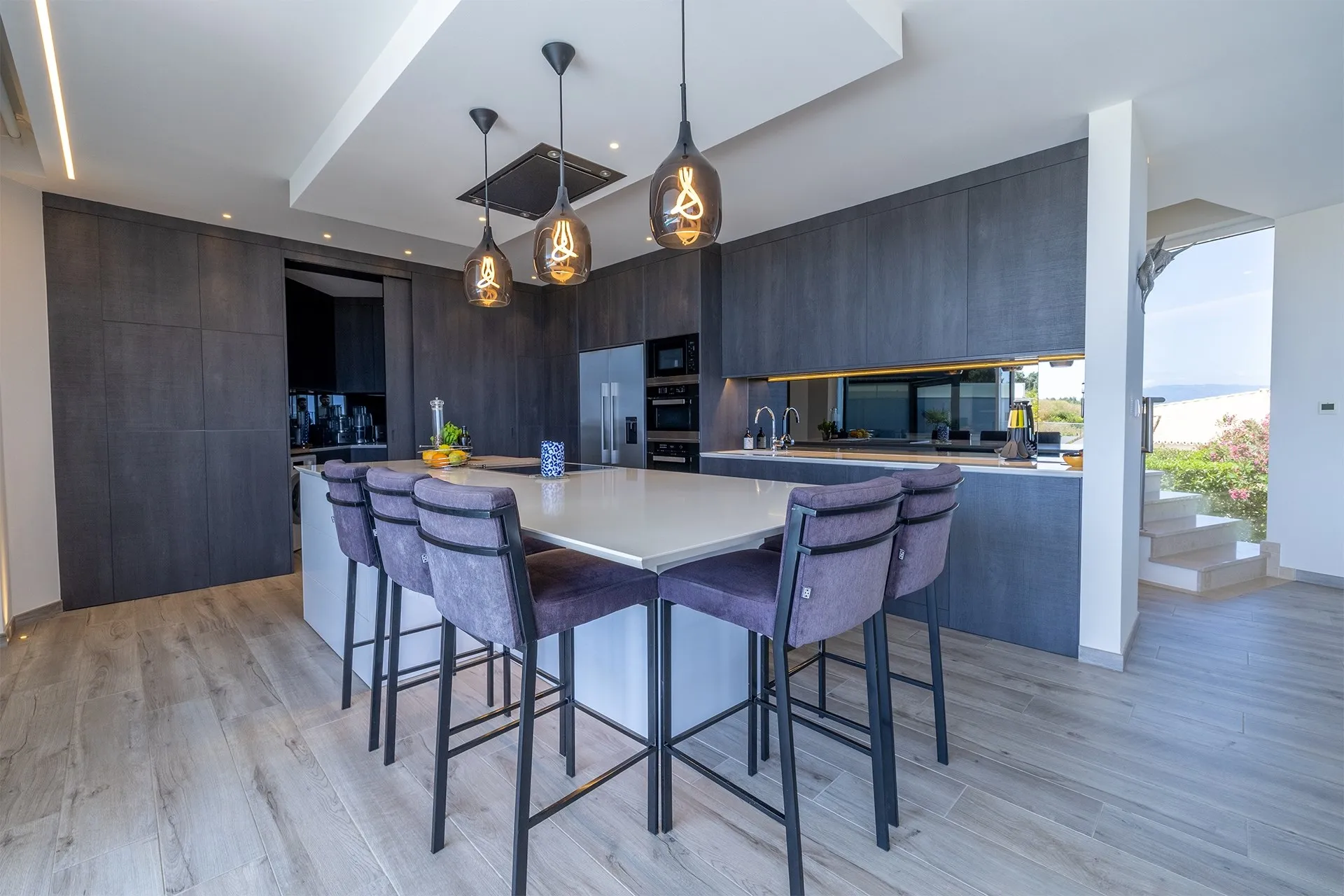 EXCEPTIONAL CONTEMPORARY 4-BEDROOM VILLA WITH INFINITY POOL IN VALE DA LAMA – LAGOS 9