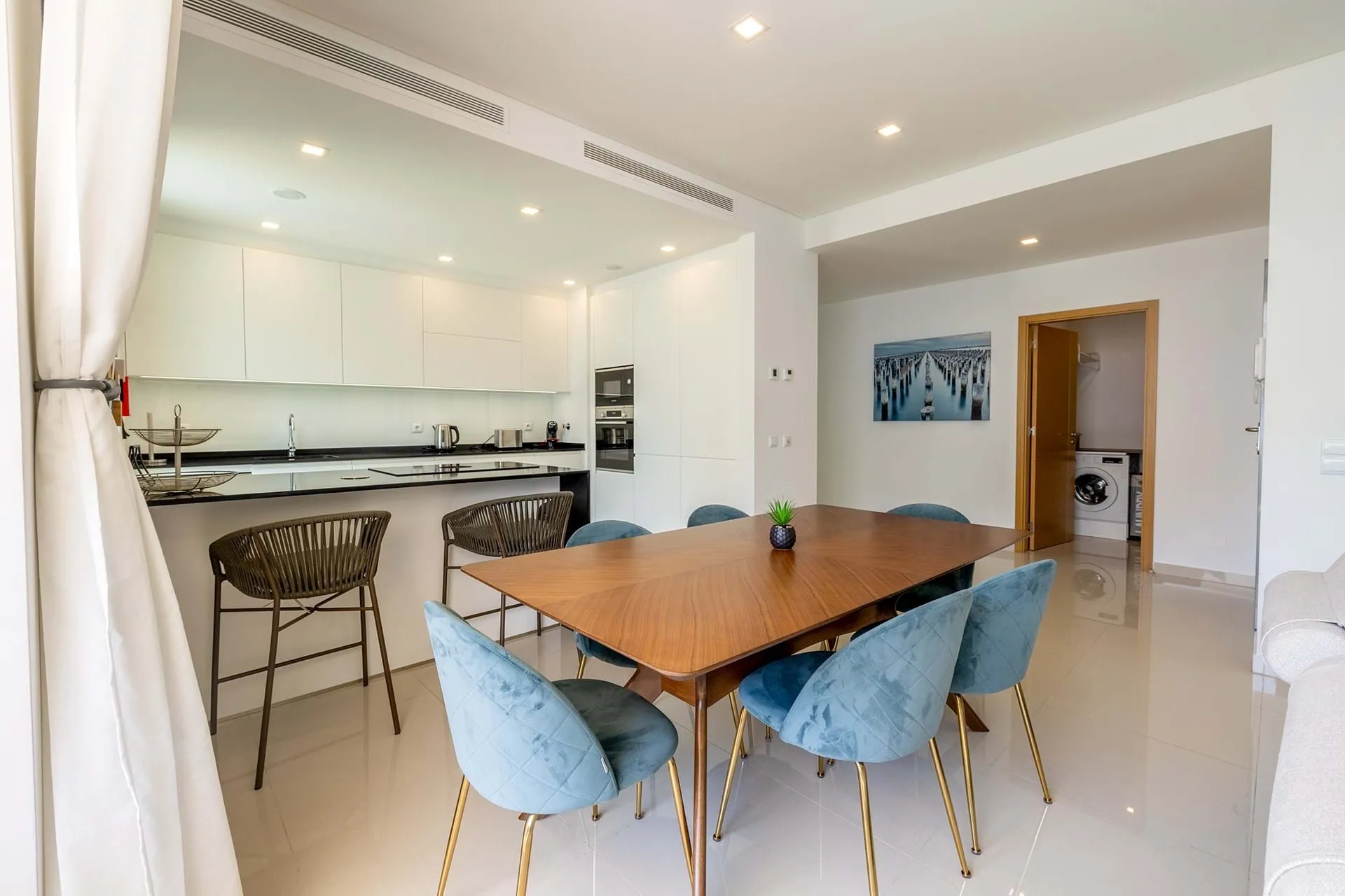 LUXURIOUS AND ULTRA MODERN T3 APPARTMENT NEAR MARINA DE LAGOS 10