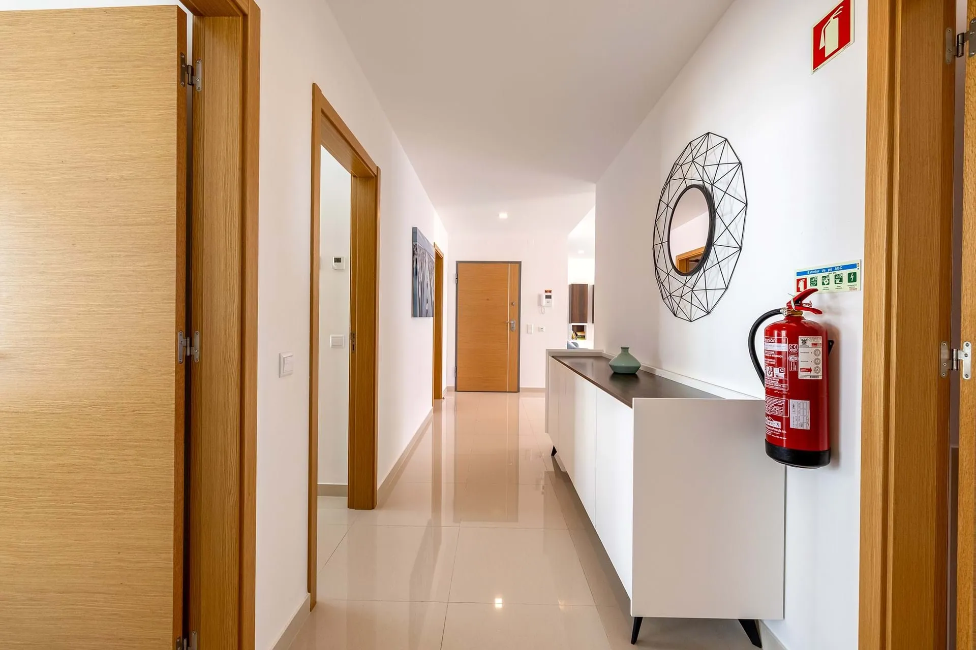 LUXURIOUS AND ULTRA MODERN T3 APPARTMENT NEAR MARINA DE LAGOS 25