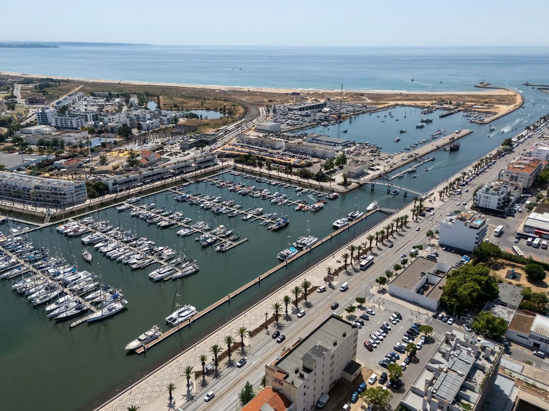 LUXURIOUS AND ULTRA MODERN T3 APPARTMENT NEAR MARINA DE LAGOS 29