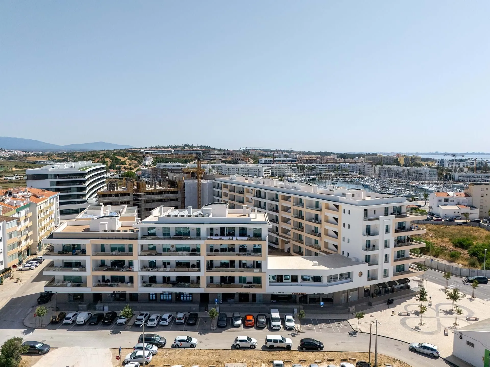 LUXURIOUS AND ULTRA MODERN T3 APPARTMENT NEAR MARINA DE LAGOS 30
