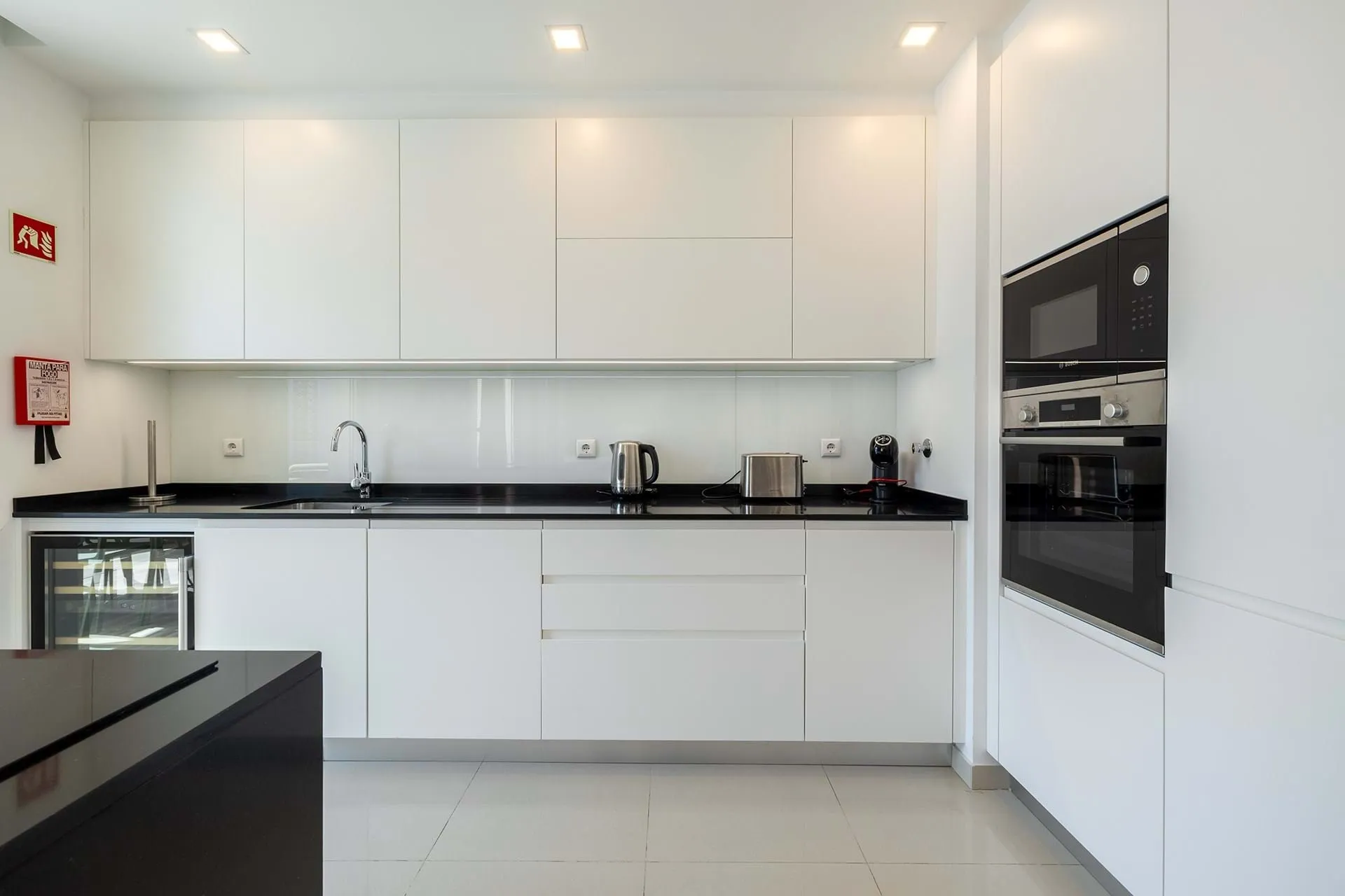 LUXURIOUS AND ULTRA MODERN T3 APPARTMENT NEAR MARINA DE LAGOS 5