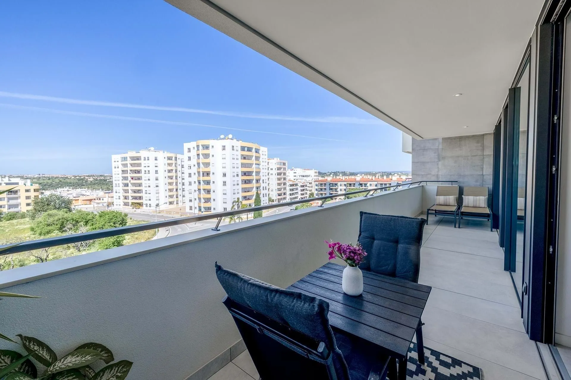 LUXURY 3-BEDROOM APARTMENT WITH SPECTACULAR SEA VIEW IN LAGOS 17