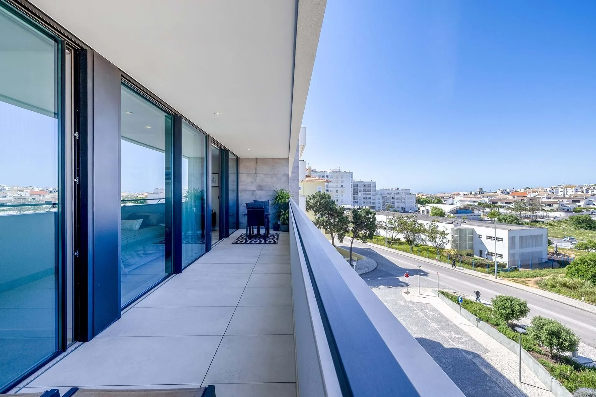 LUXURY 3-BEDROOM APARTMENT WITH SPECTACULAR SEA VIEW IN LAGOS 21