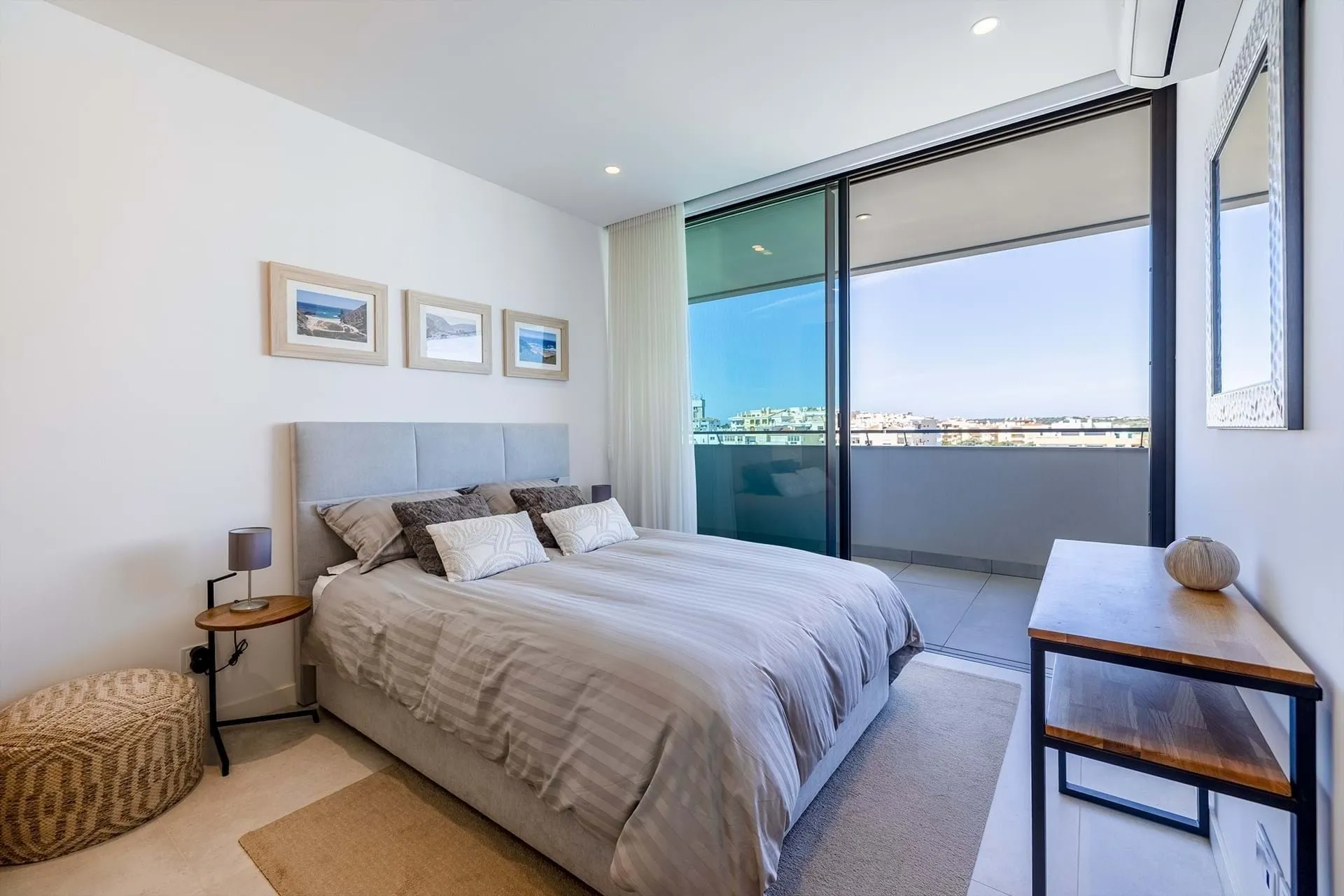 LUXURY 3-BEDROOM APARTMENT WITH SPECTACULAR SEA VIEW IN LAGOS 27