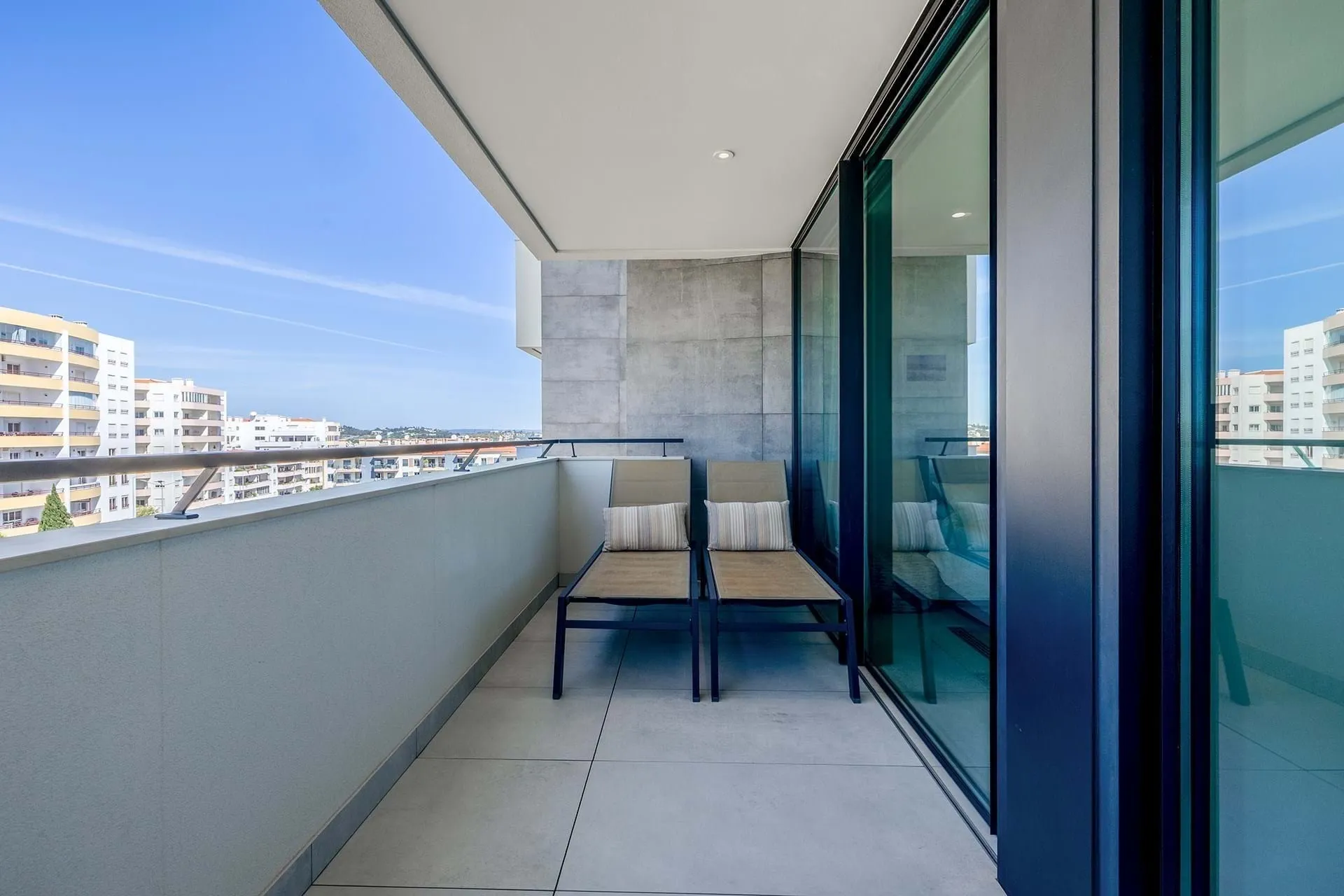 LUXURY 3-BEDROOM APARTMENT WITH SPECTACULAR SEA VIEW IN LAGOS 28