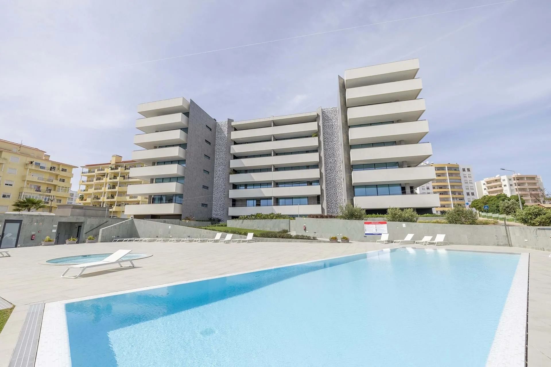 LUXURY 3-BEDROOM APARTMENT WITH SPECTACULAR SEA VIEW IN LAGOS 31
