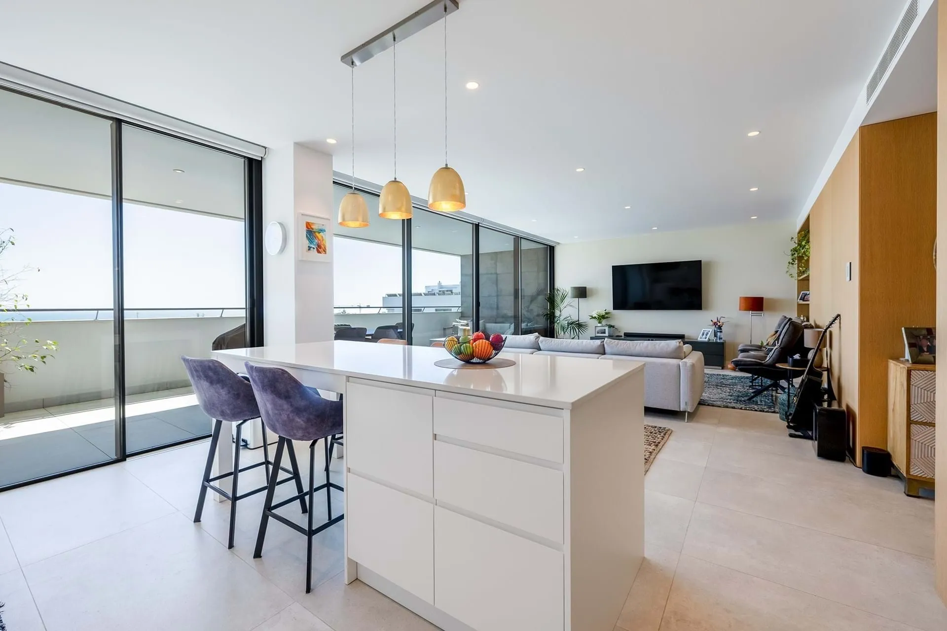 LUXURY 3-BEDROOM APARTMENT WITH SPECTACULAR SEA VIEW IN LAGOS 4