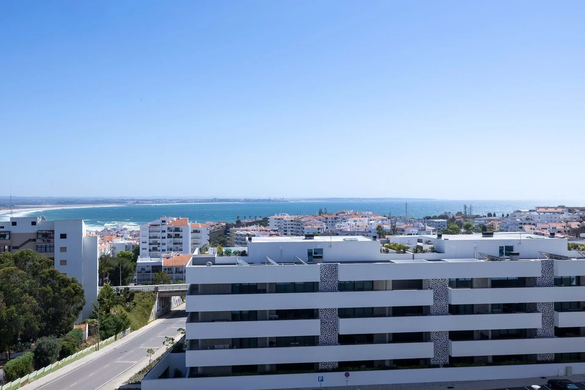LUXURY 3-BEDROOM APARTMENT WITH SPECTACULAR SEA VIEW IN LAGOS 6