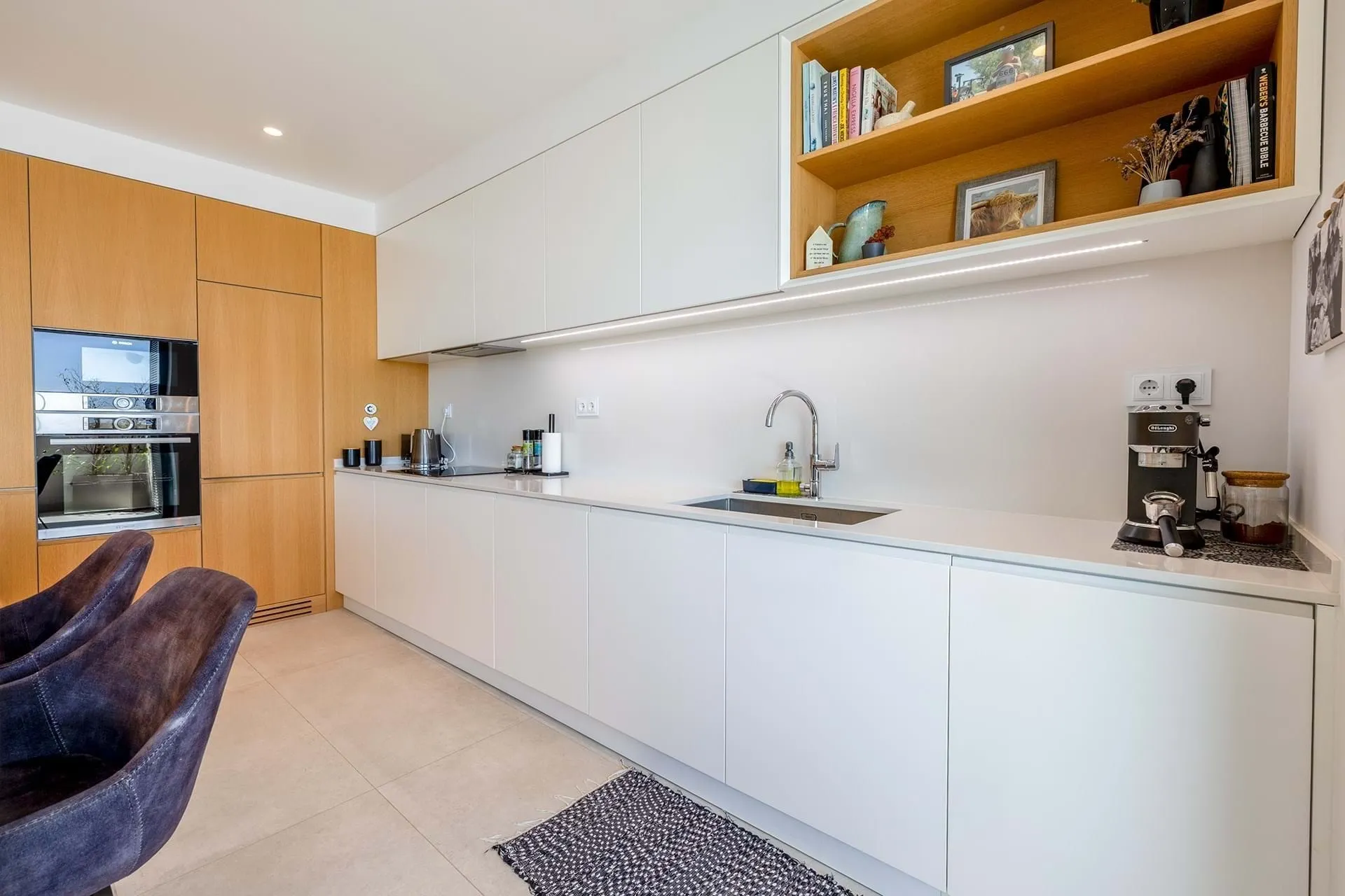 LUXURY 3-BEDROOM APARTMENT WITH SPECTACULAR SEA VIEW IN LAGOS 8