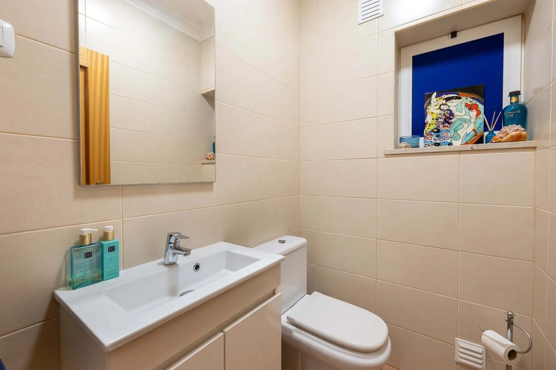 Exclusive Four-Bedroom Villa with a 140m² Basement and Pool in Prime Lagos Location 13