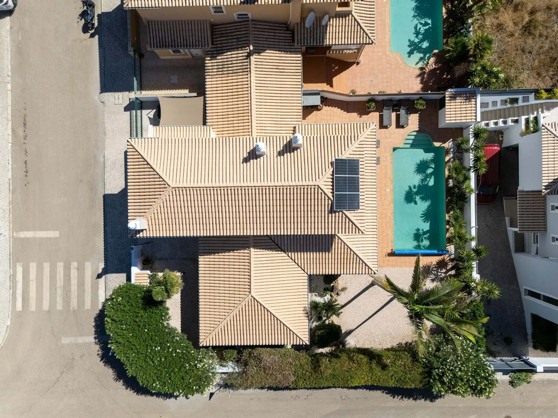 Exclusive Four-Bedroom Villa with a 140m² Basement and Pool in Prime Lagos Location 45