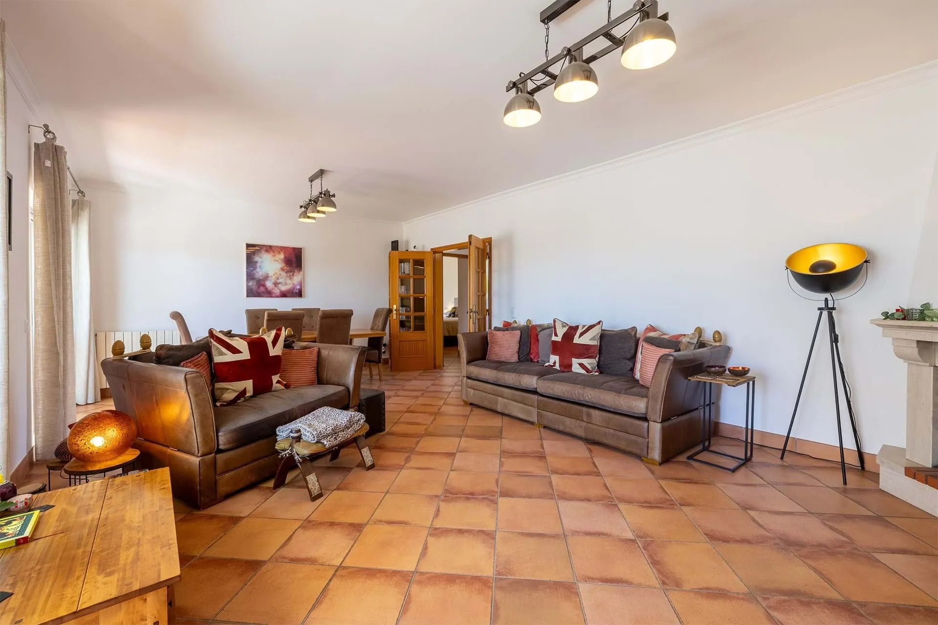 Exclusive Four-Bedroom Villa with a 140m² Basement and Pool in Prime Lagos Location 7