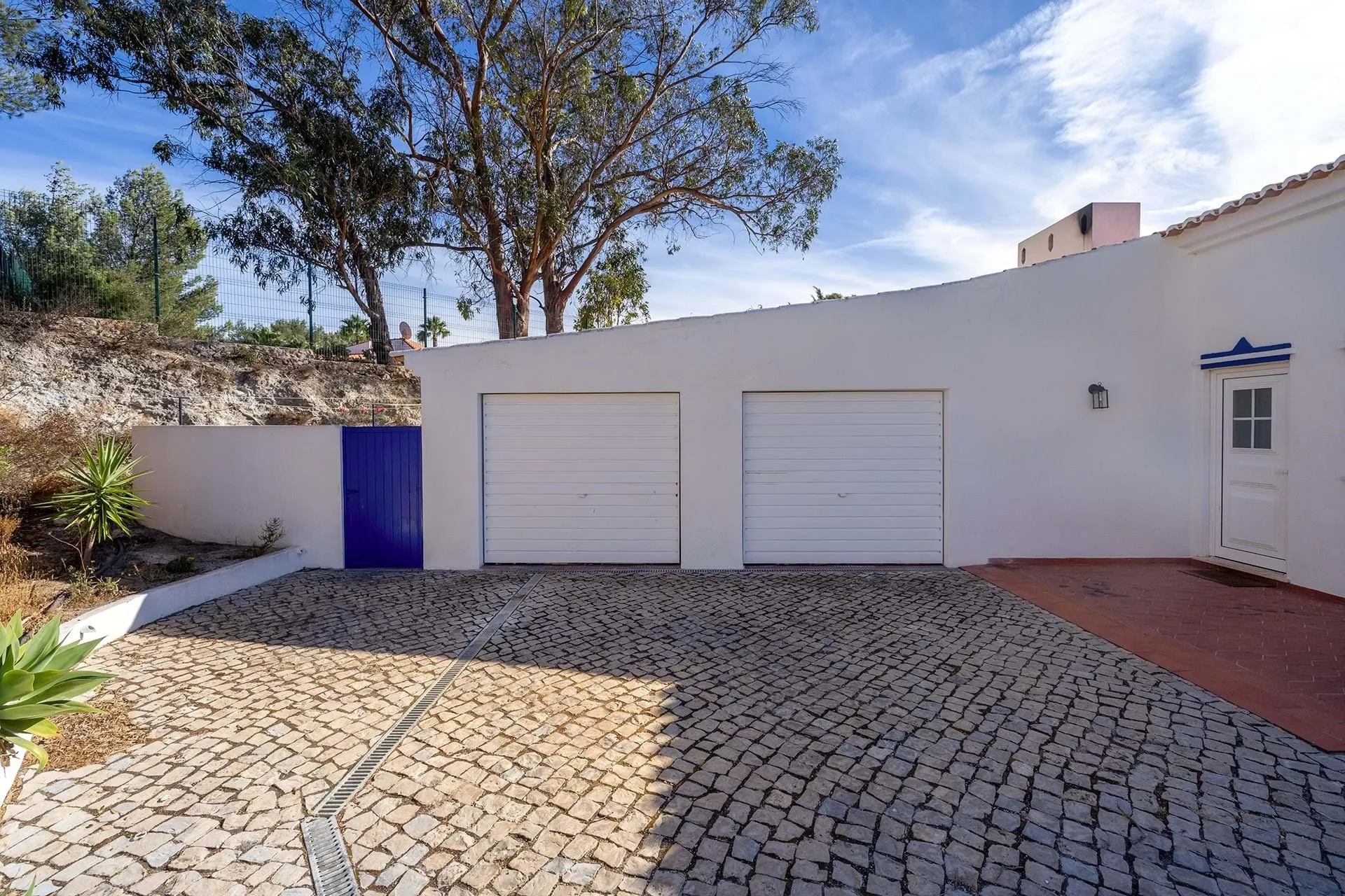 TRANQUIL 4 BEDS ALGARVE VILLA WITH PANORAMIC VIEWS NEAR VIBRANT LAGOS 43