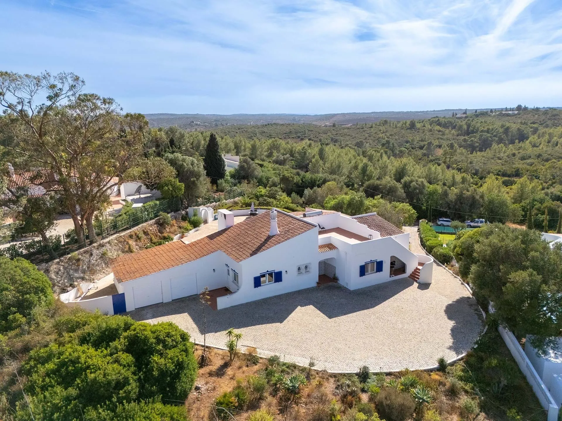 TRANQUIL 4 BEDS ALGARVE VILLA WITH PANORAMIC VIEWS NEAR VIBRANT LAGOS 48