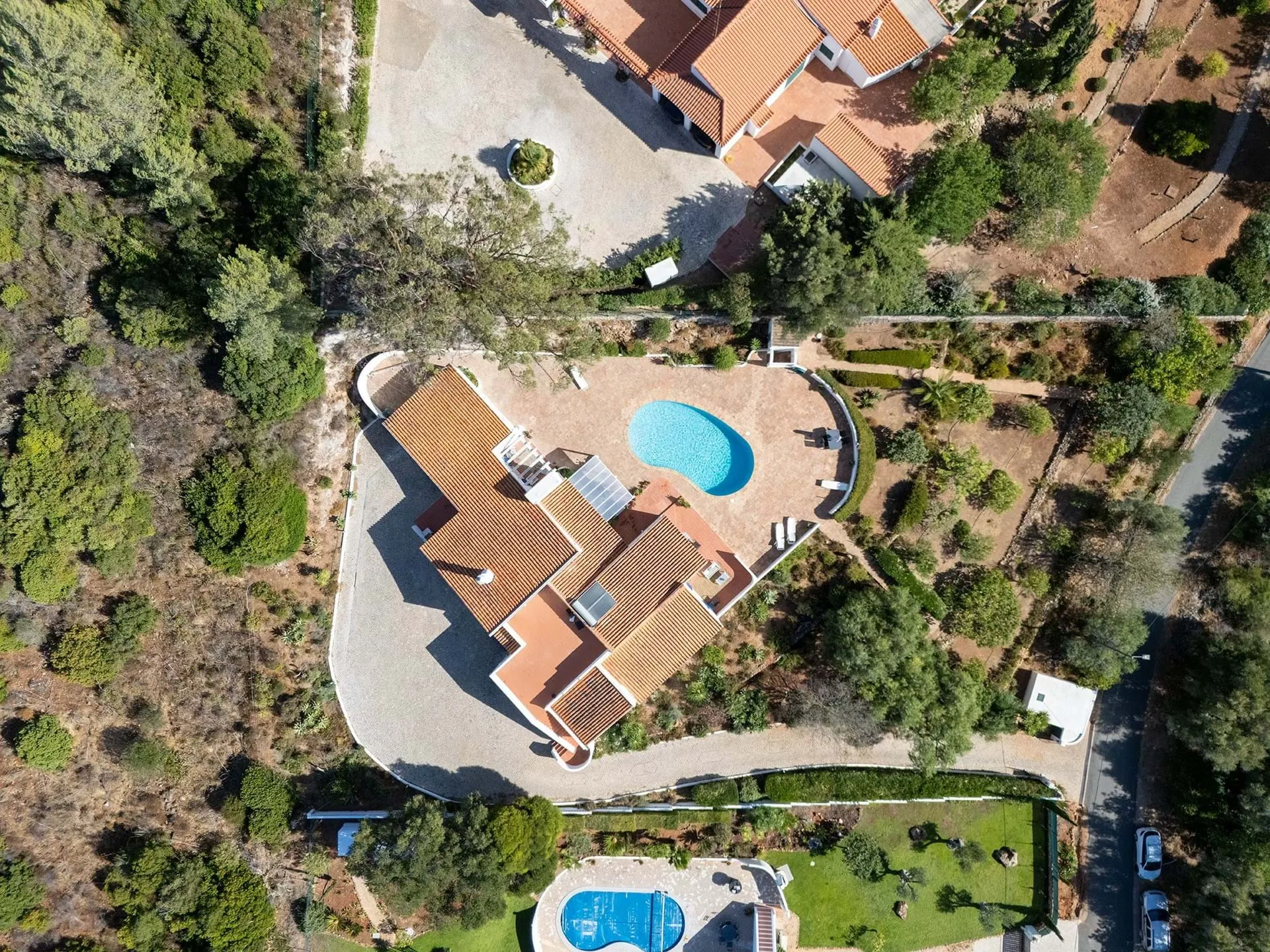 TRANQUIL 4 BEDS ALGARVE VILLA WITH PANORAMIC VIEWS NEAR VIBRANT LAGOS 49