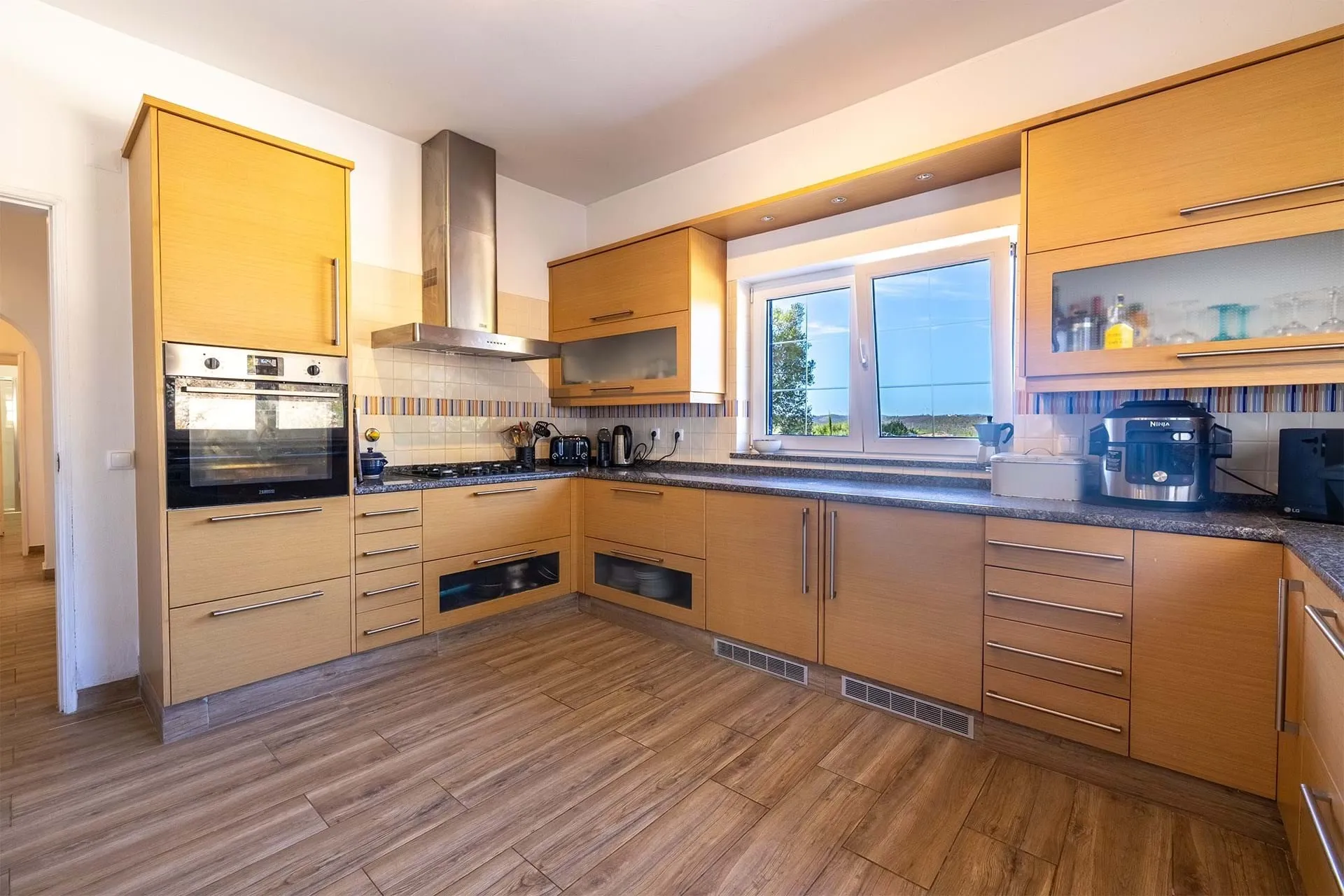 TRANQUIL 4 BEDS ALGARVE VILLA WITH PANORAMIC VIEWS NEAR VIBRANT LAGOS 9