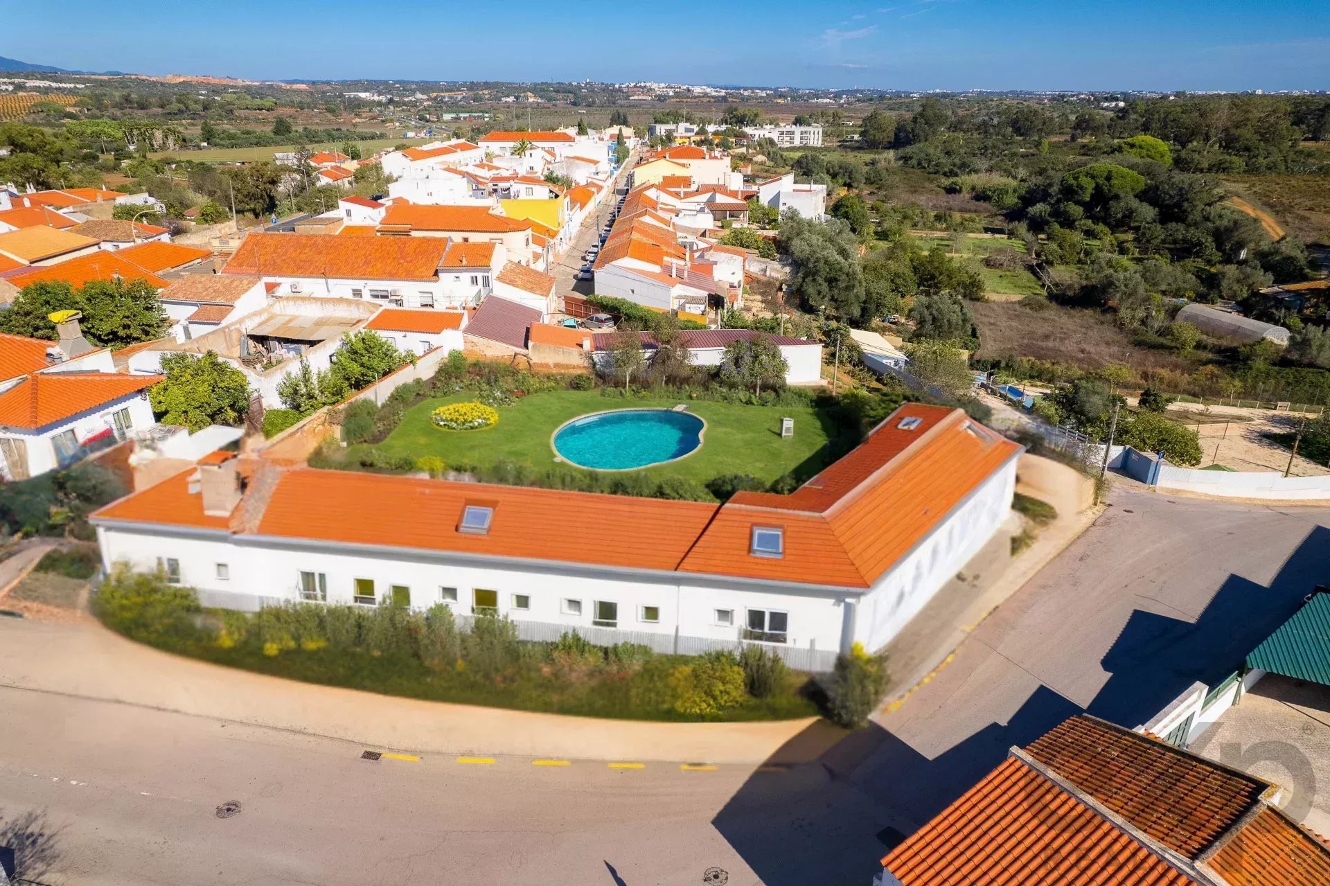 Construction Plot in Central Odiáxere For Building Apartments or Villas