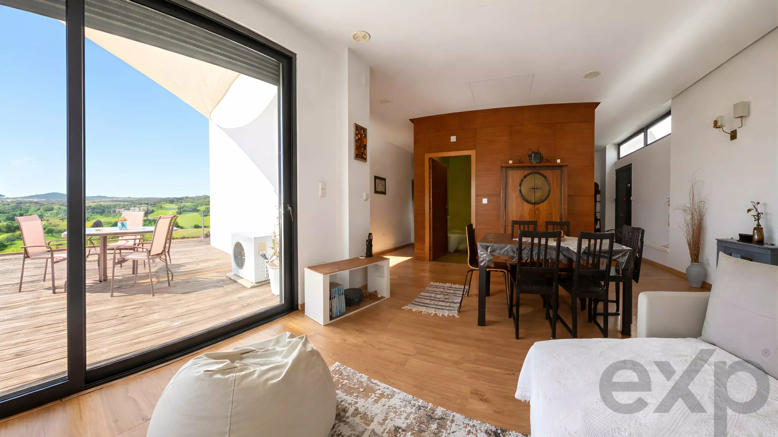 5-Bedroom House in the country side (2 dwellings 3-bedroom + 2-bedroom)