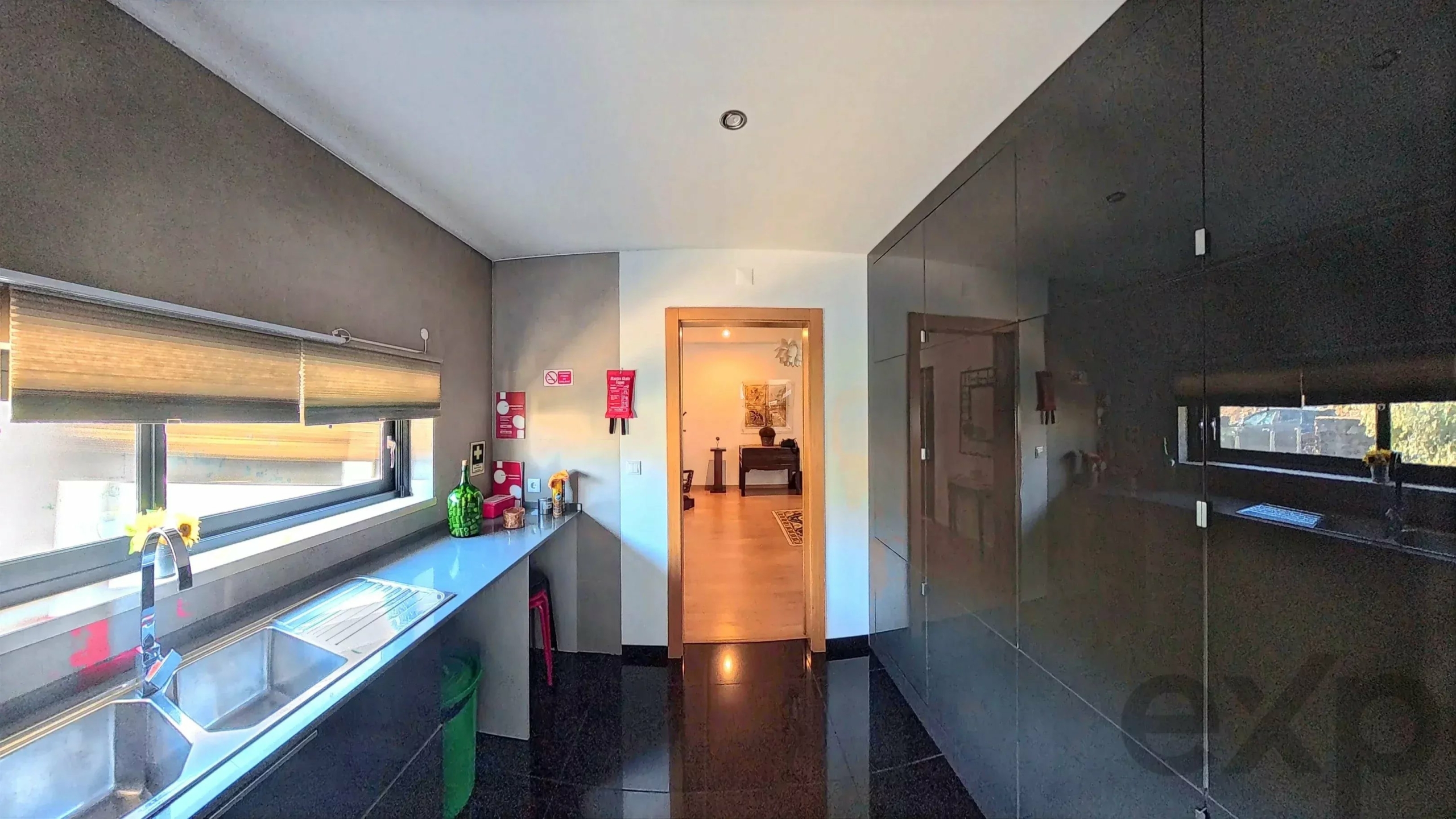 5-Bedroom House in the country side (2 dwellings 3-bedroom + 2-bedroom)