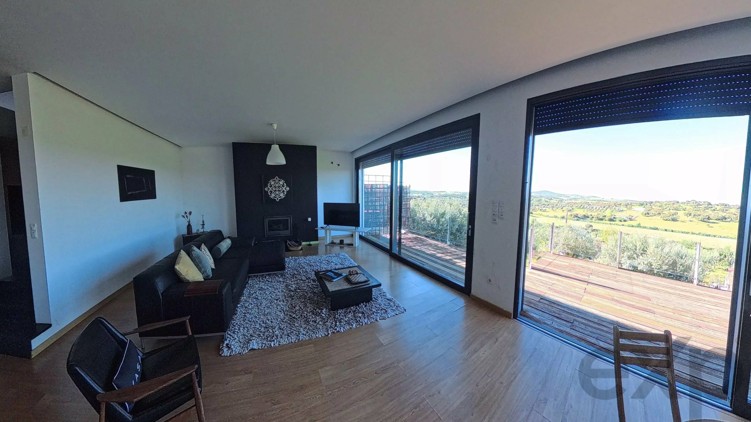 5-Bedroom House in the country side (2 dwellings 3-bedroom + 2-bedroom)